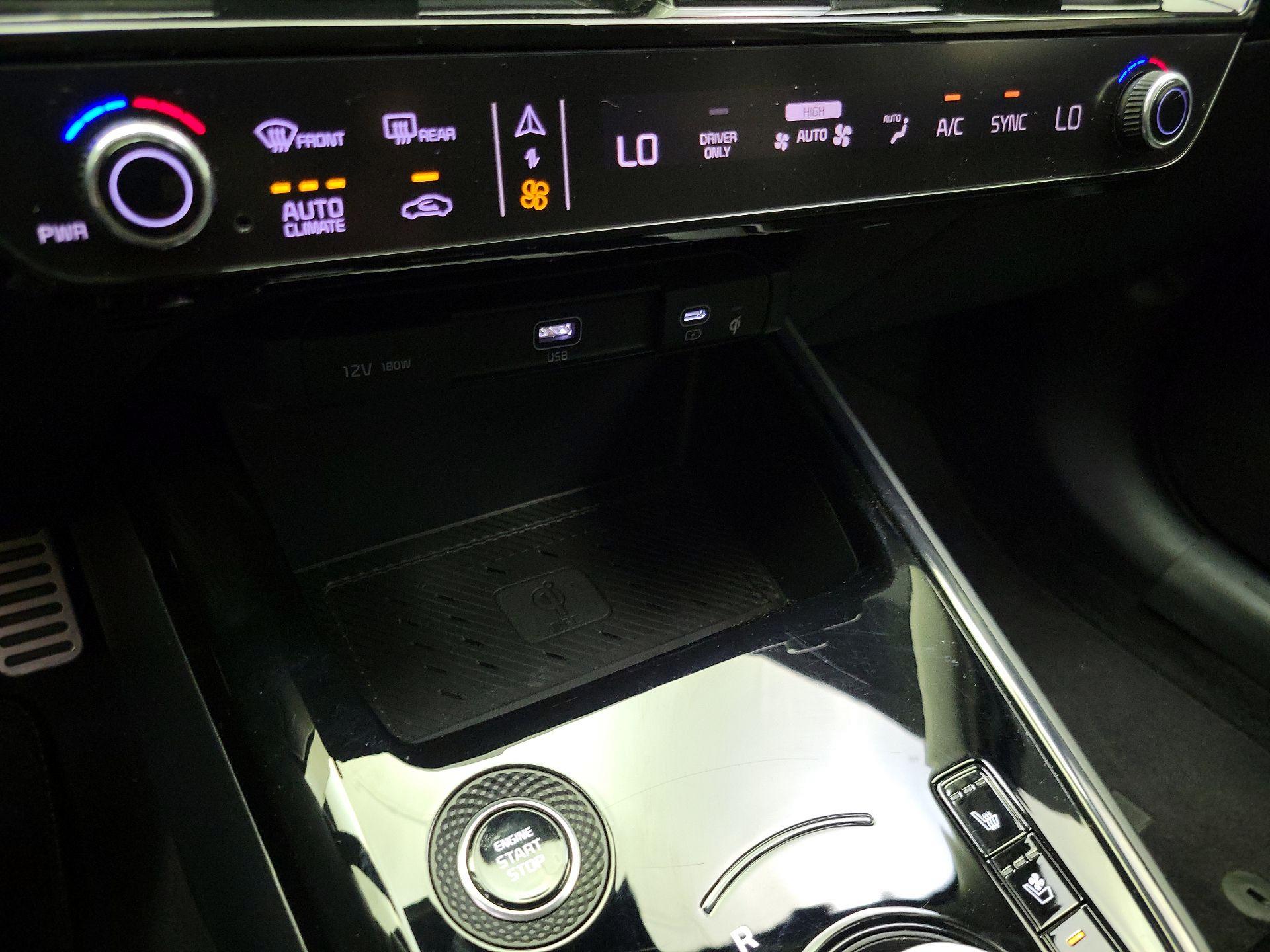 Thumbnail: 2024 Kia Niro - 17