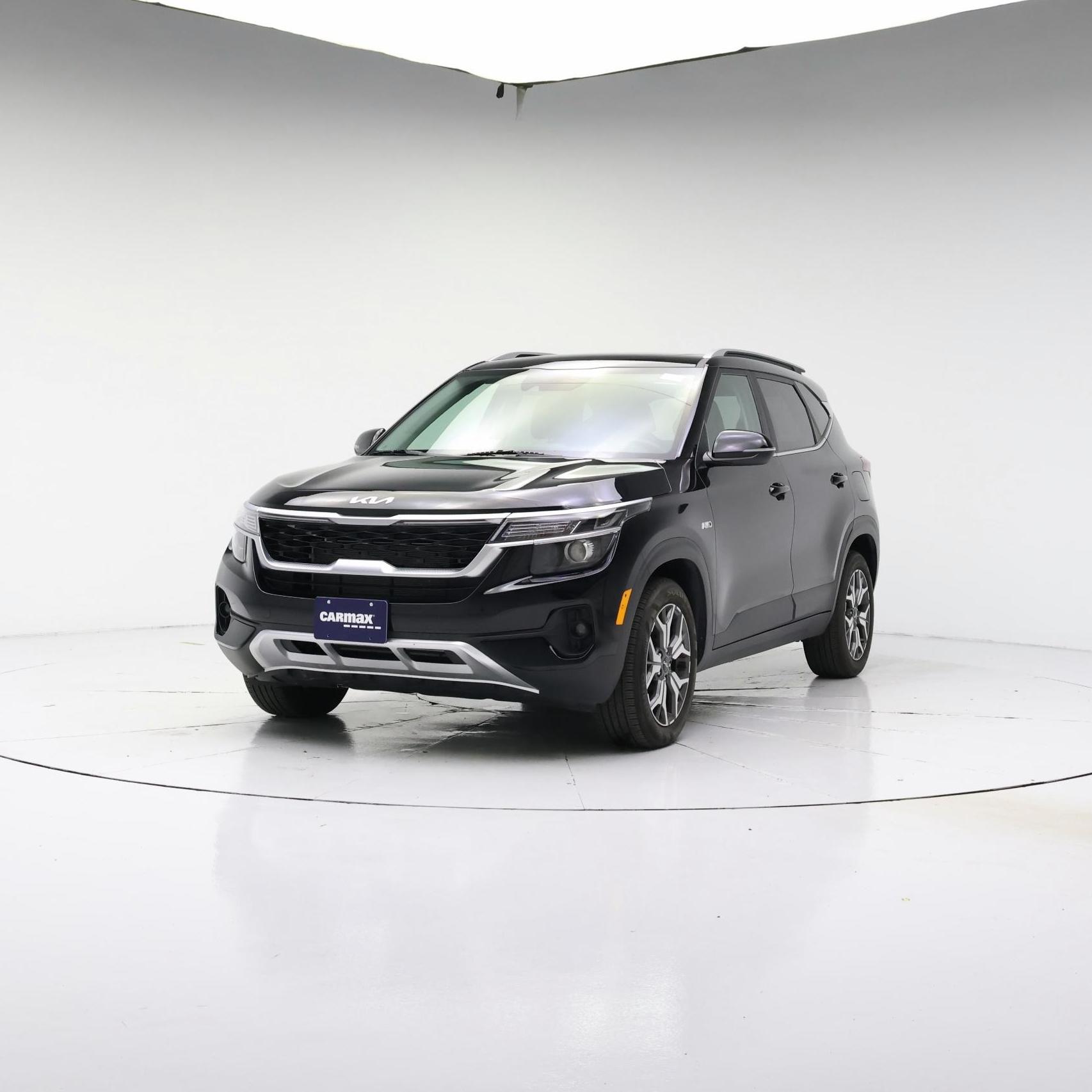 Thumbnail: 2023 Kia Seltos - 4