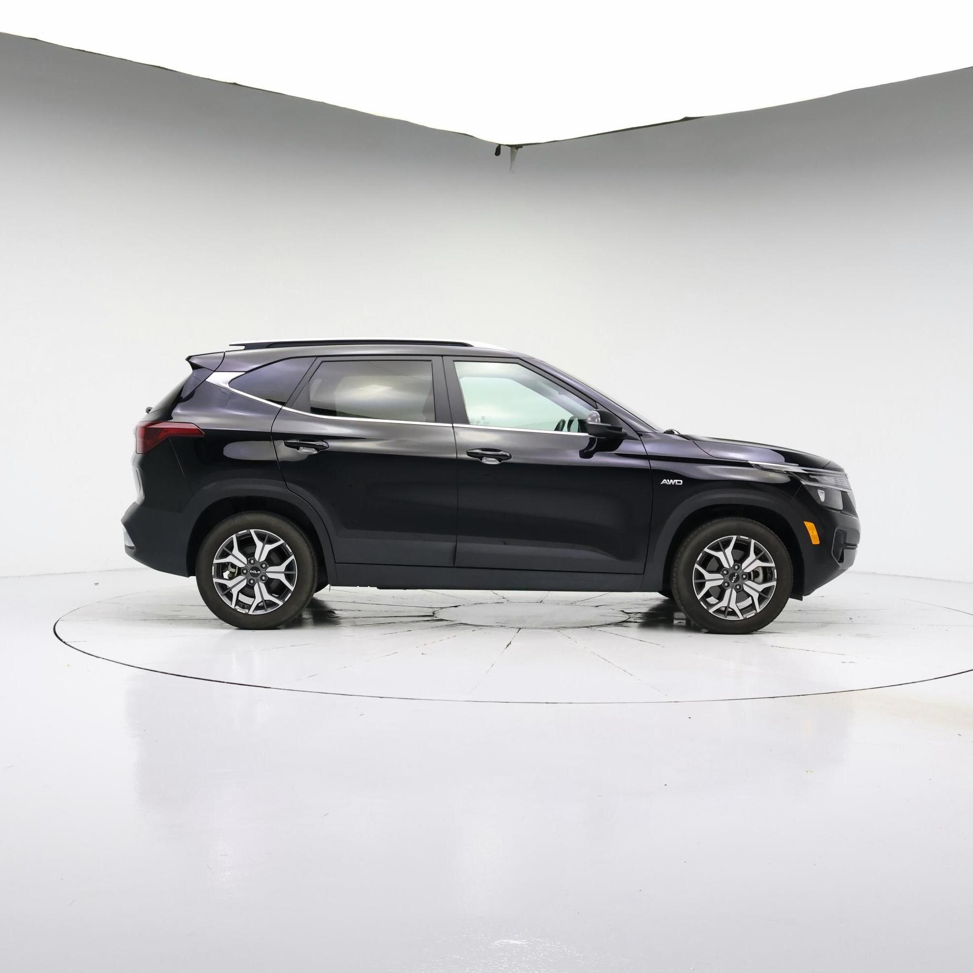 Thumbnail: 2023 Kia Seltos - 7