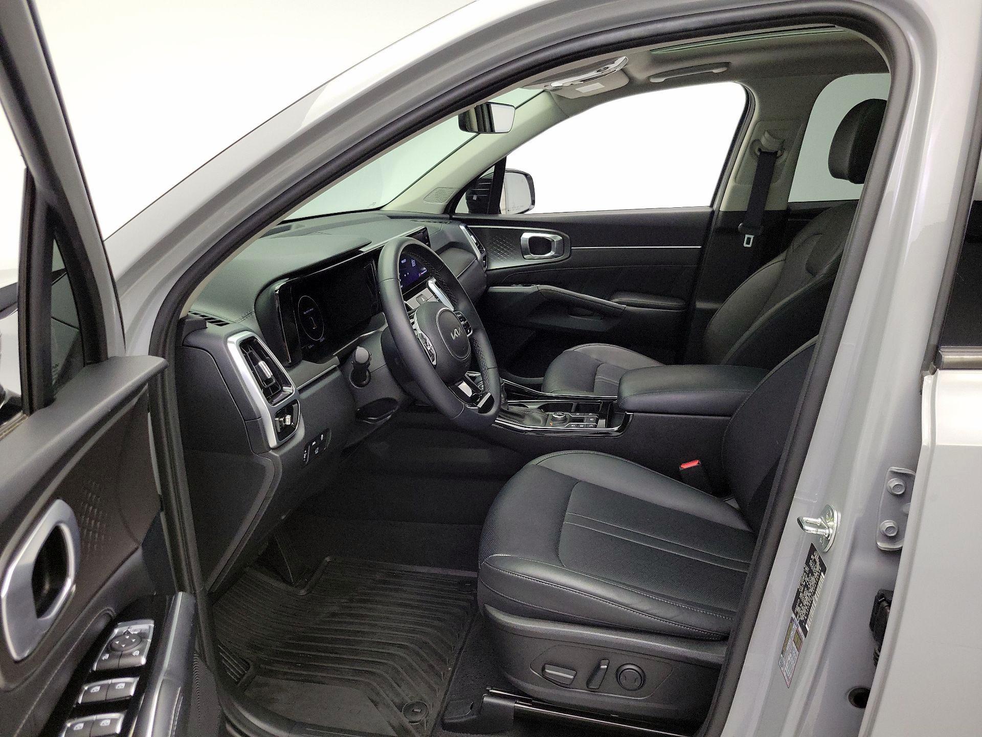 Thumbnail: 2023 Kia Sorento - 11