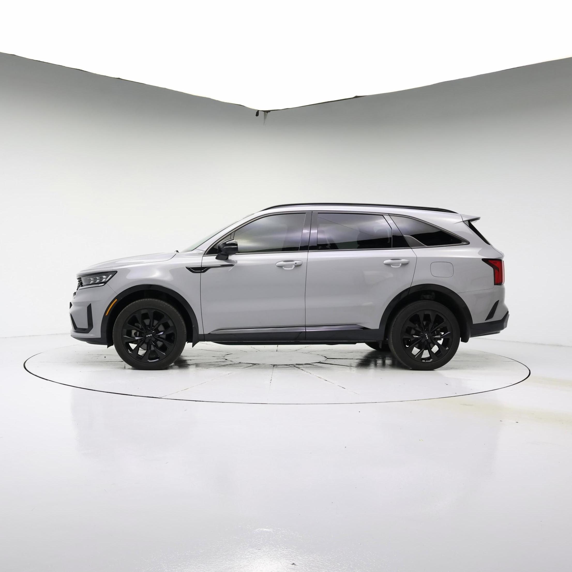 Thumbnail: 2023 Kia Sorento - 3