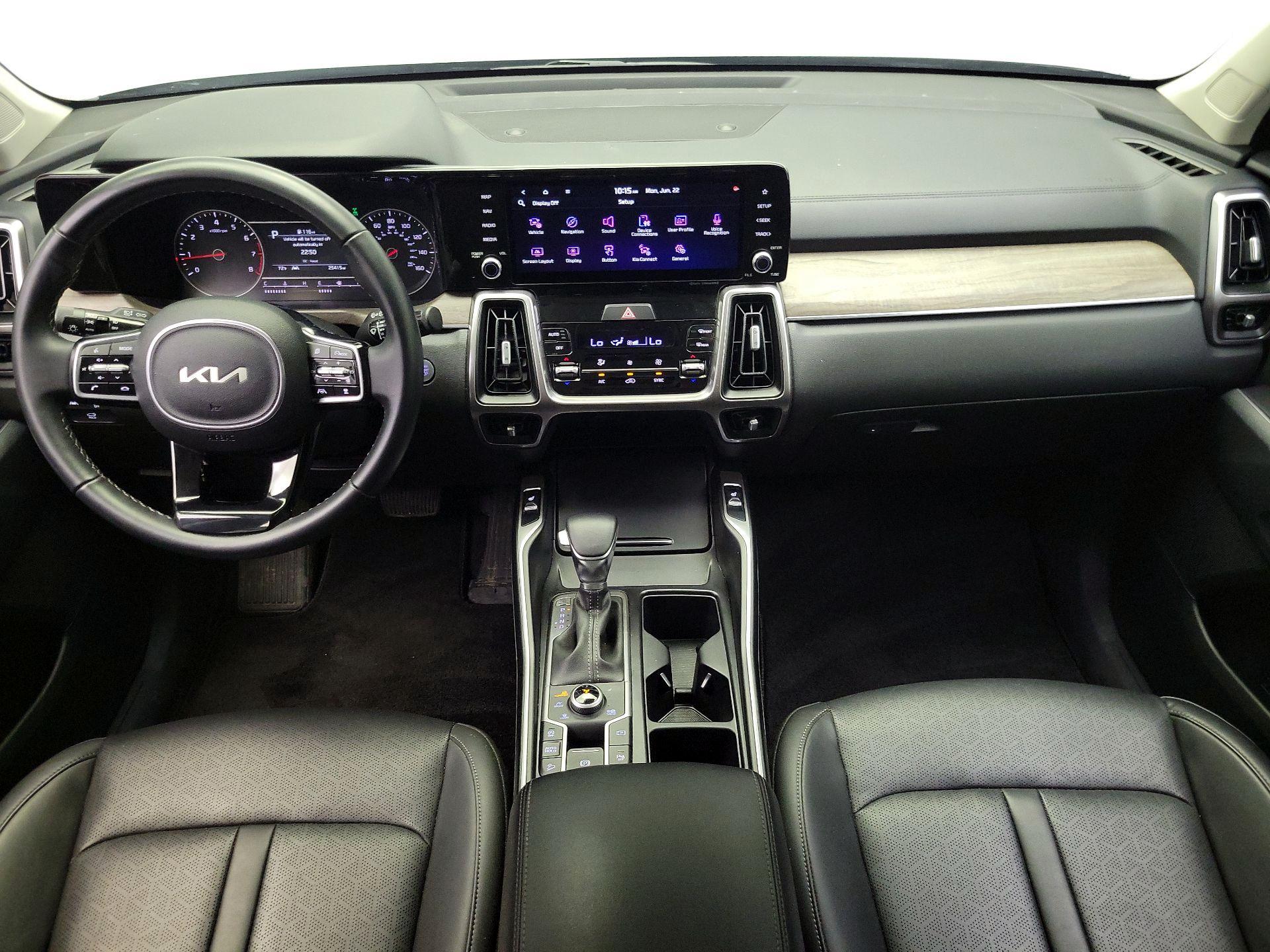 Thumbnail: 2023 Kia Sorento - 9