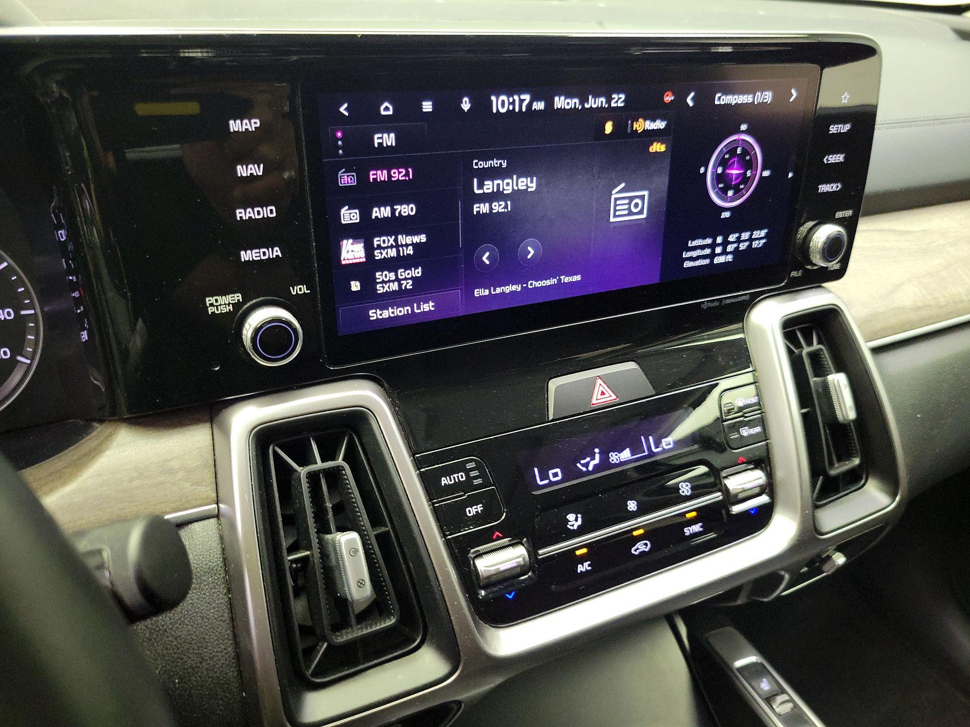 Thumbnail: 2023 Kia Sorento - 16