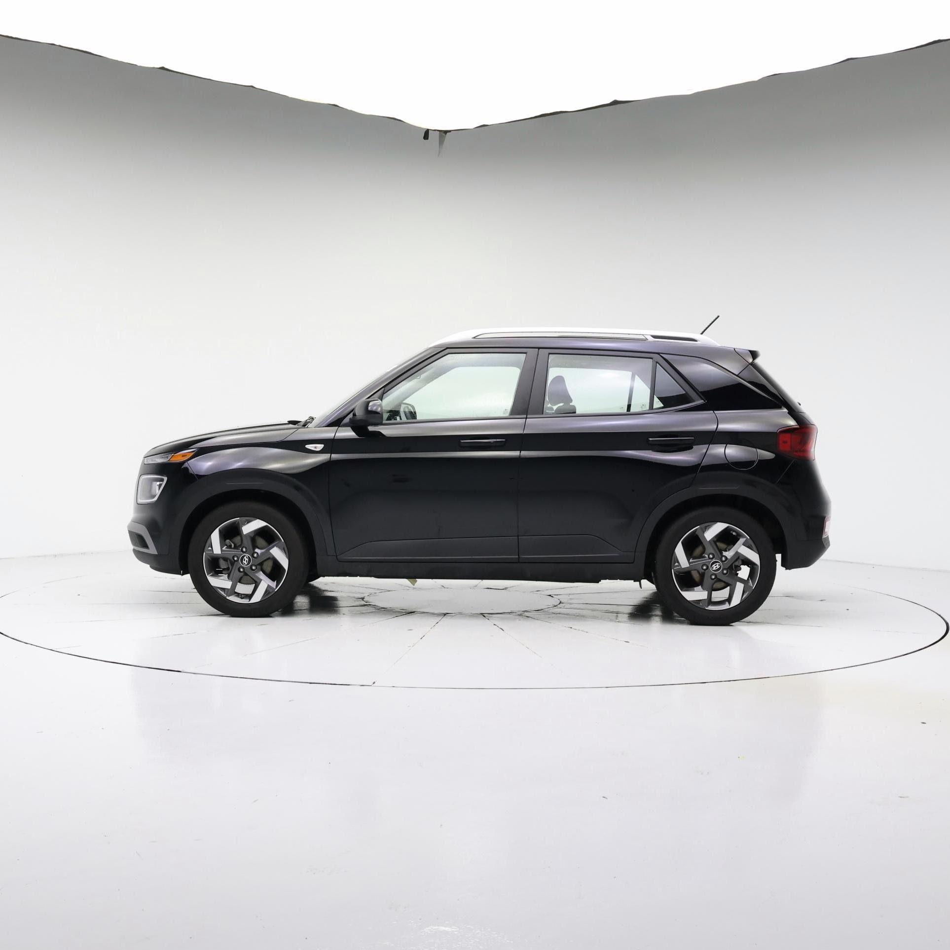 Thumbnail: 2025 Hyundai Venue - 3
