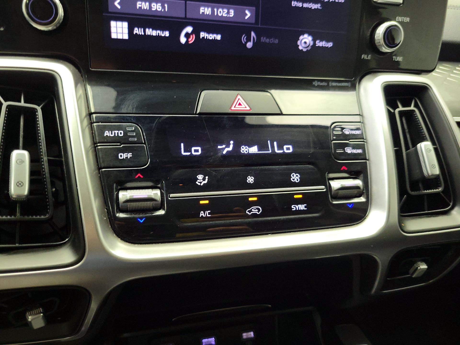 Thumbnail: 2021 Kia Sorento - 16