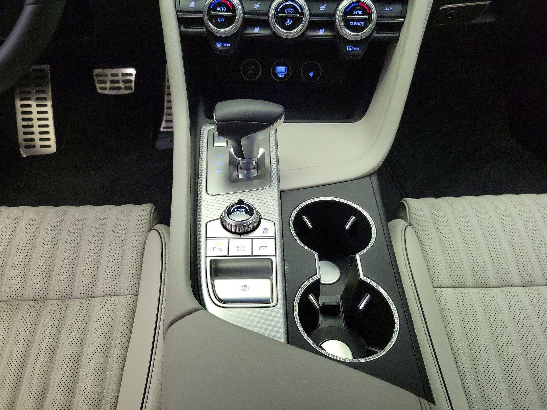 Thumbnail: 2023 Genesis G70 - 18