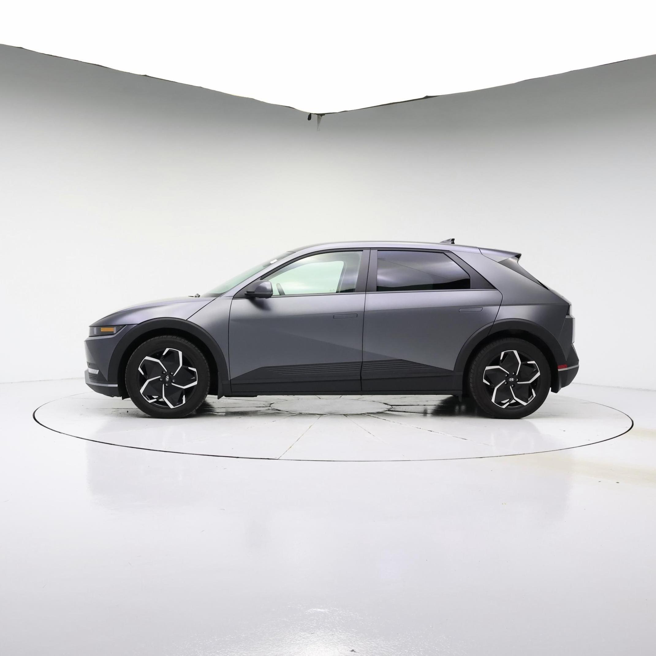 Thumbnail: 2024 Hyundai Ioniq 5 - 3