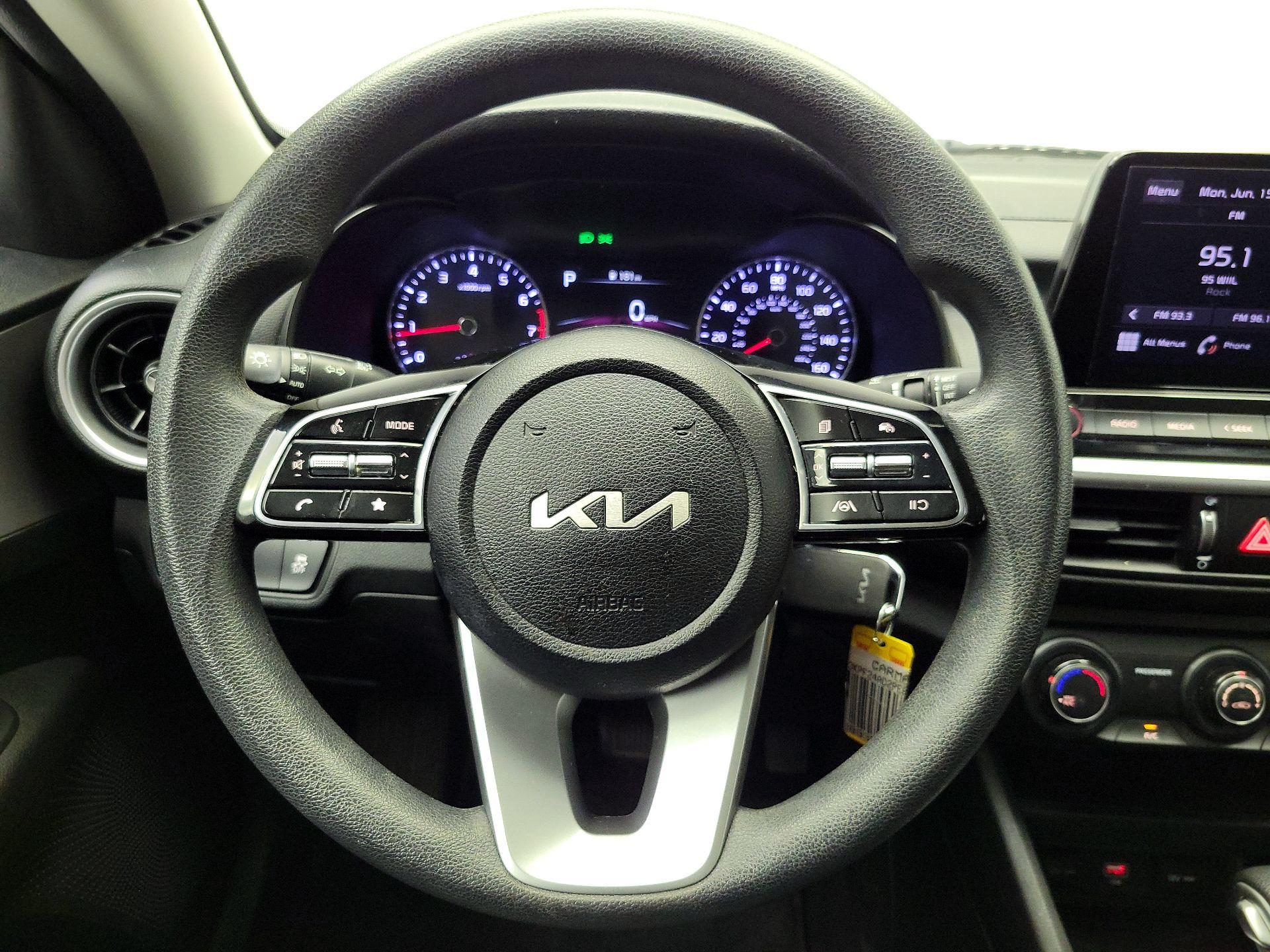 Thumbnail: 2023 Kia Forte - 10