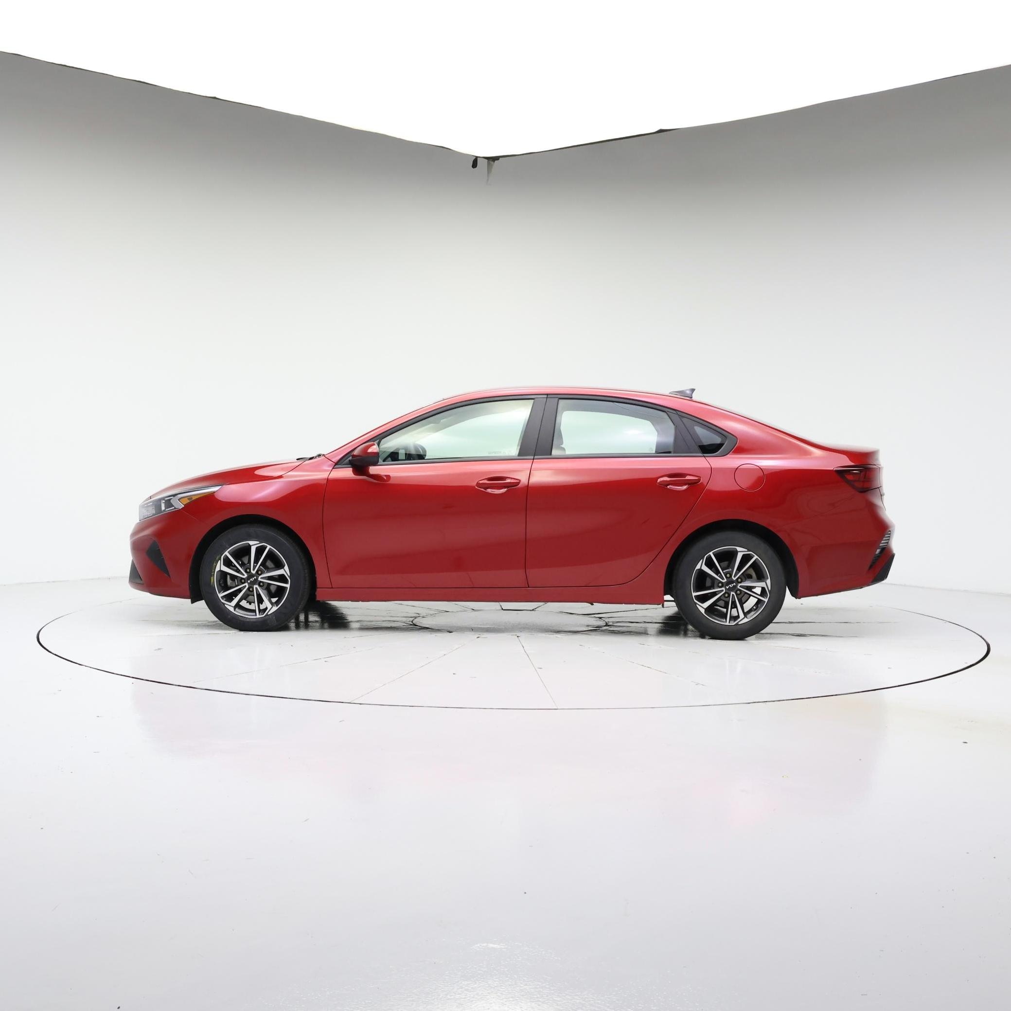 Thumbnail: 2023 Kia Forte - 3