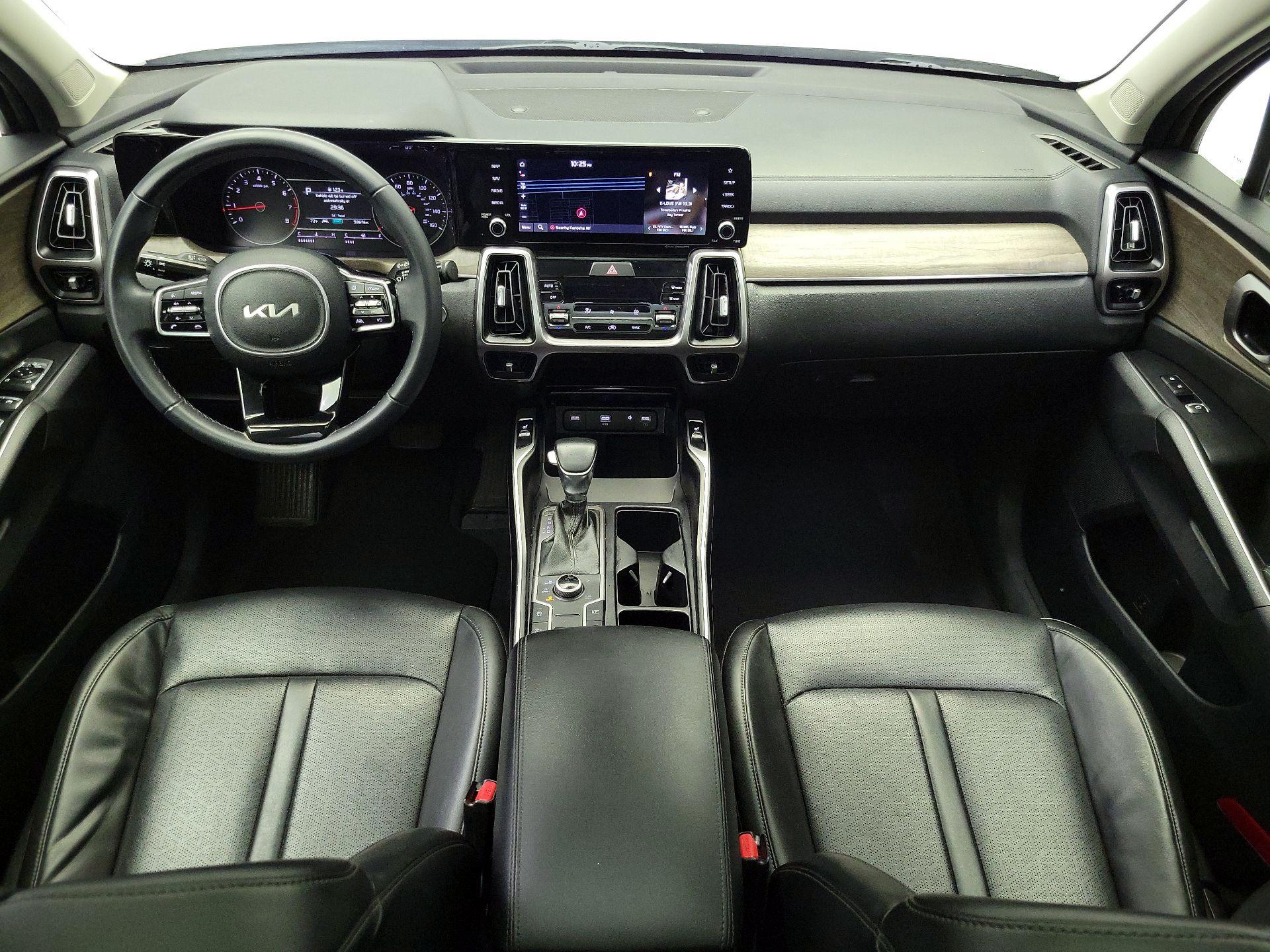 Thumbnail: 2023 Kia Sorento - 9
