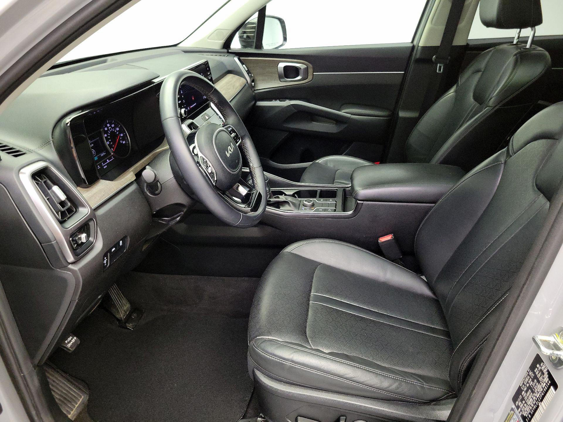 Thumbnail: 2023 Kia Sorento - 11