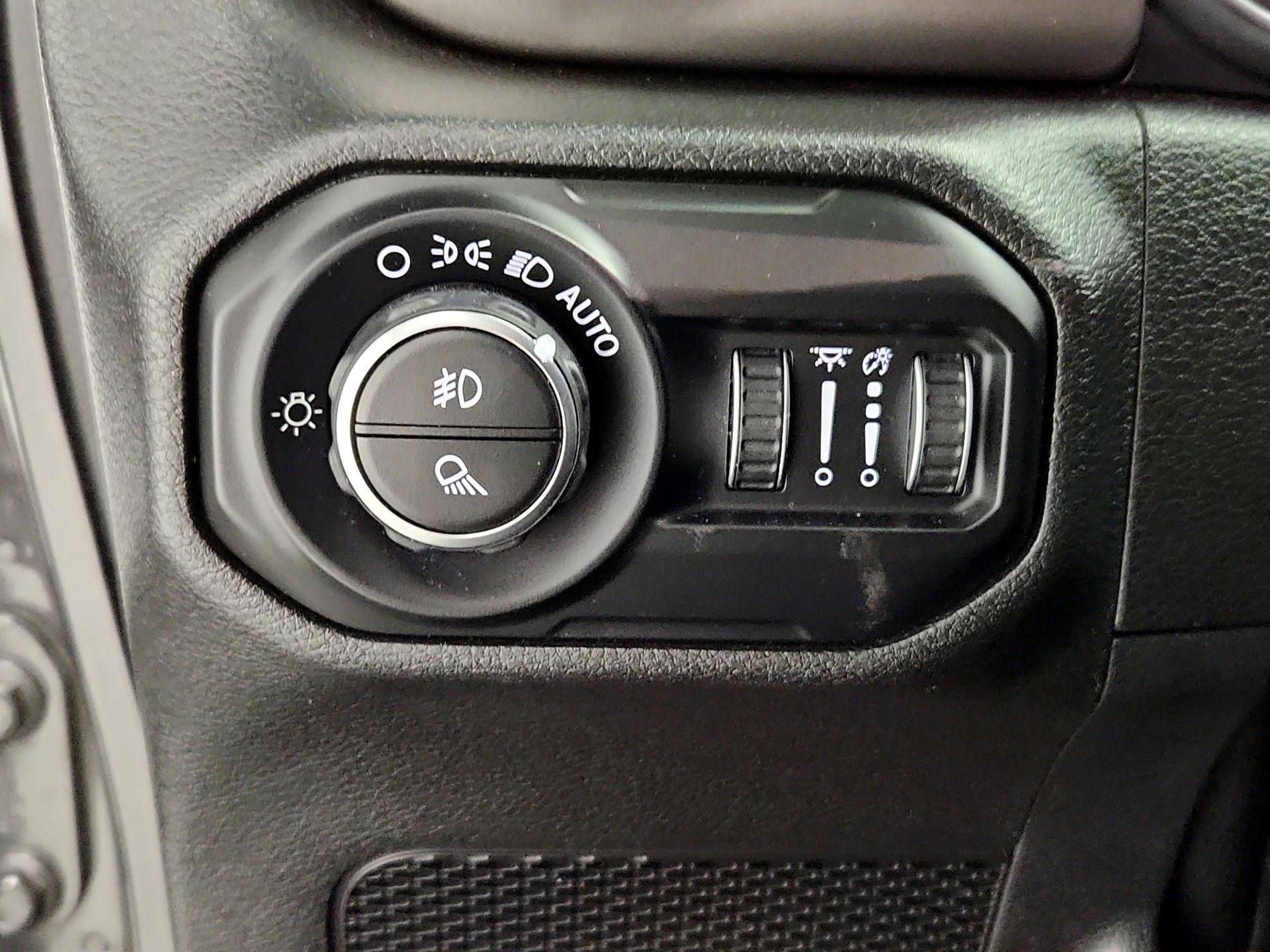 Thumbnail: 2020 Jeep Gladiator - 13