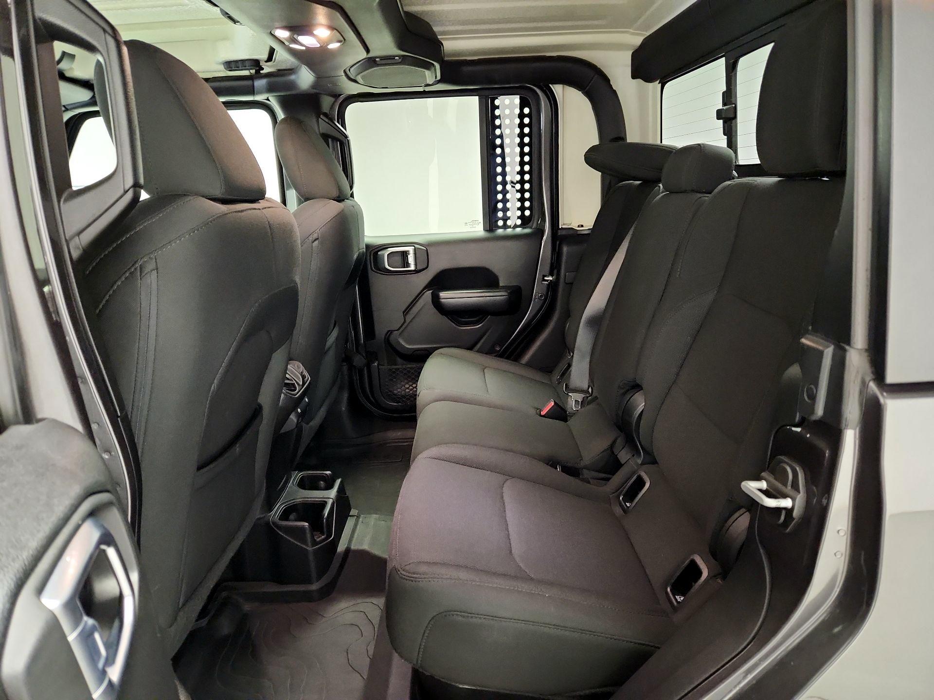 Thumbnail: 2020 Jeep Gladiator - 19