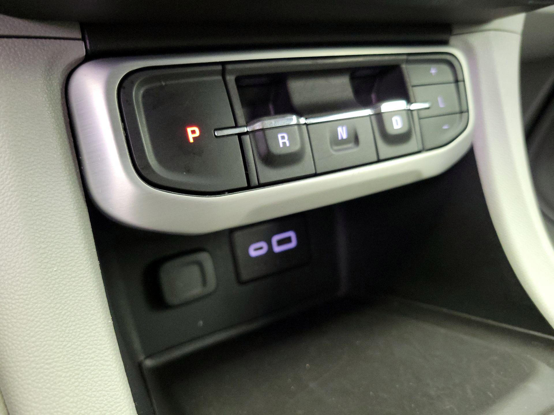 Thumbnail: 2023 GMC Acadia - 17