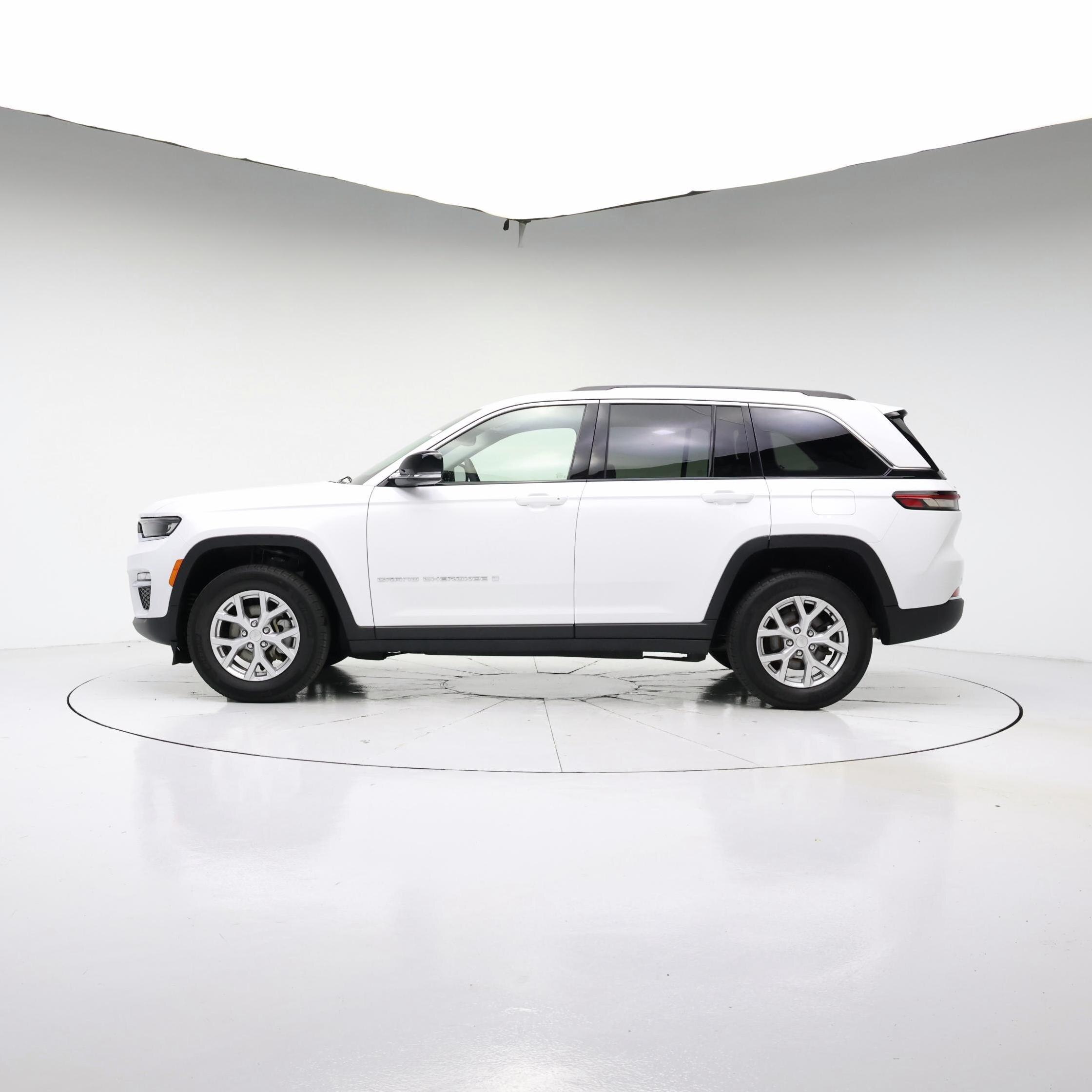 Thumbnail: 2023 Jeep Grand Cherokee - 3