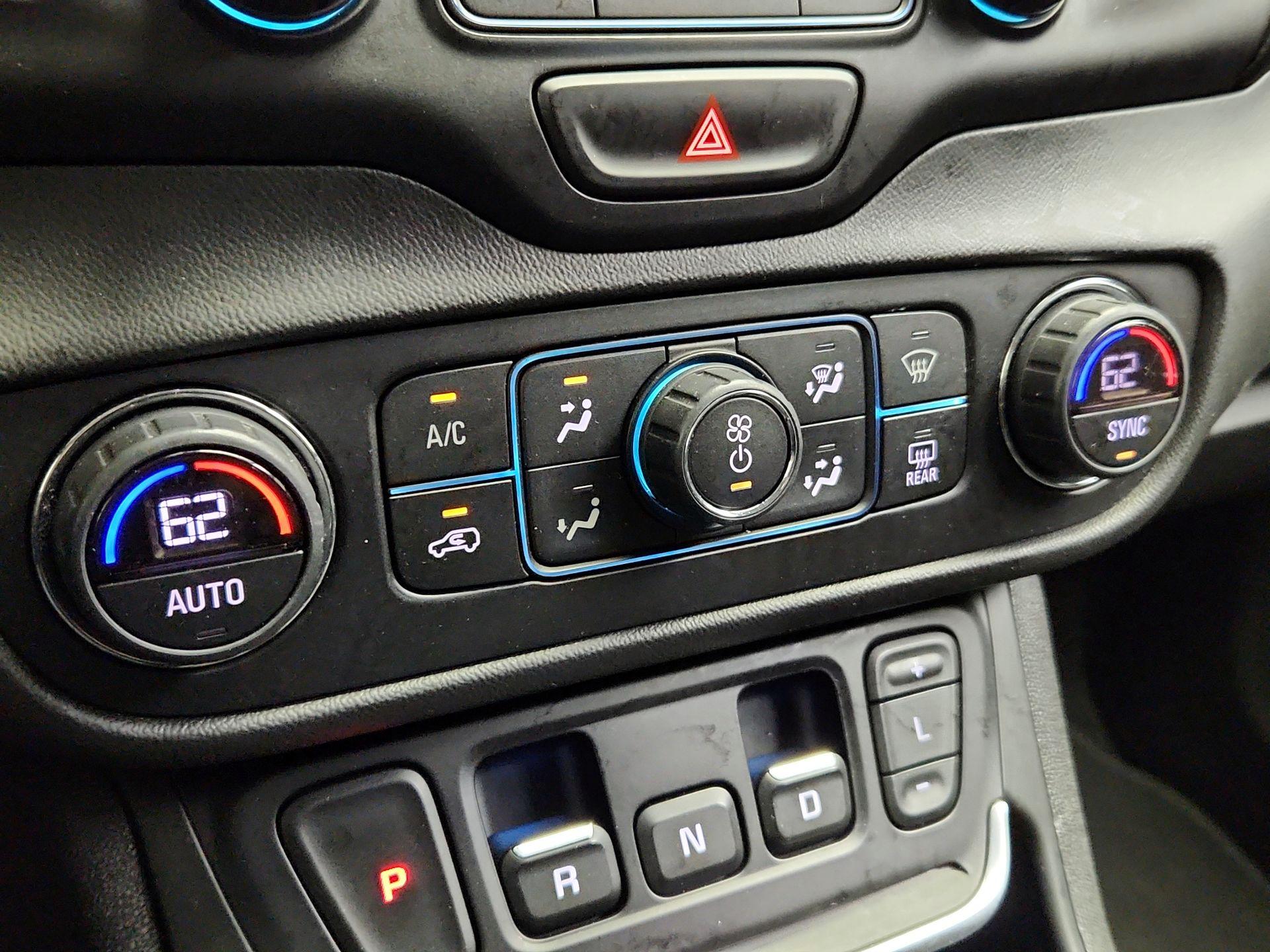Thumbnail: 2020 GMC Terrain - 16