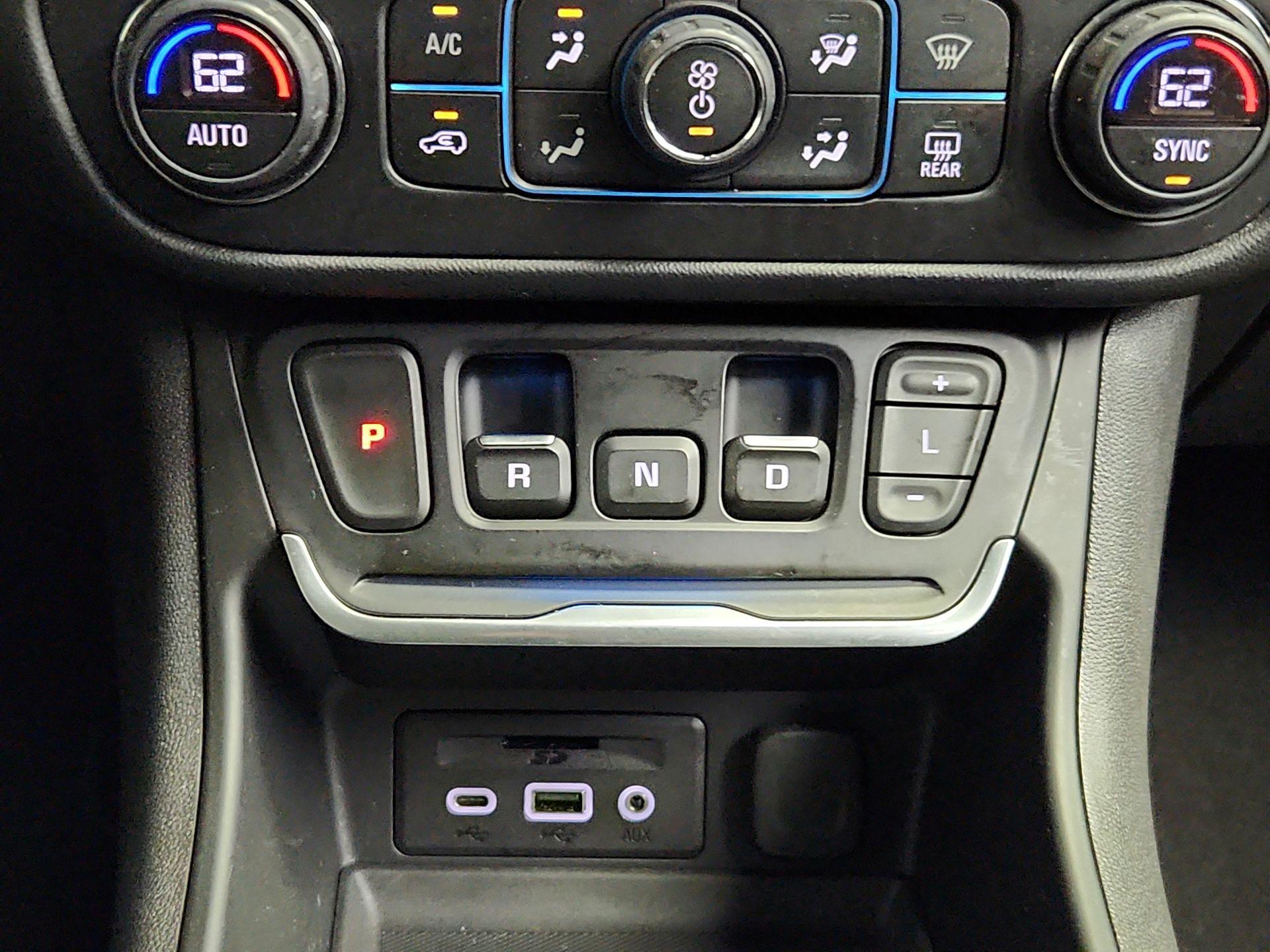 Thumbnail: 2020 GMC Terrain - 17