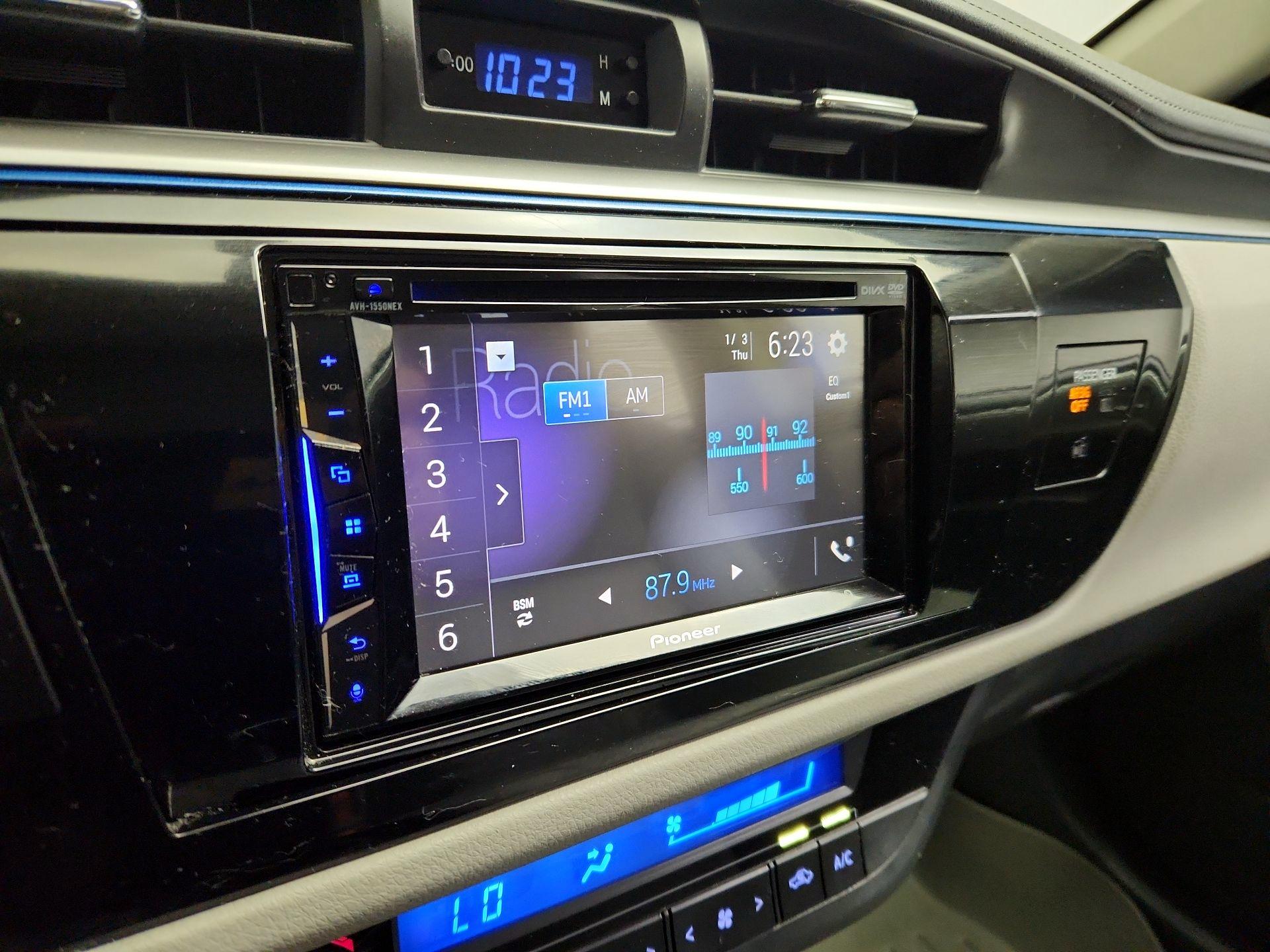 Thumbnail: 2014 Toyota Corolla - 15
