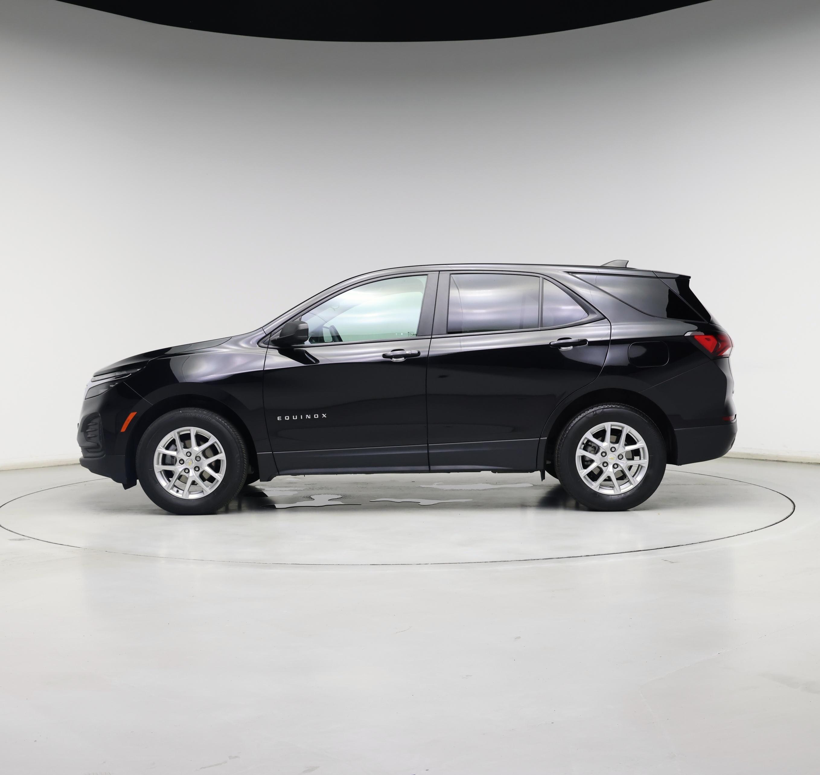 Thumbnail: 2022 Chevrolet Equinox - 3