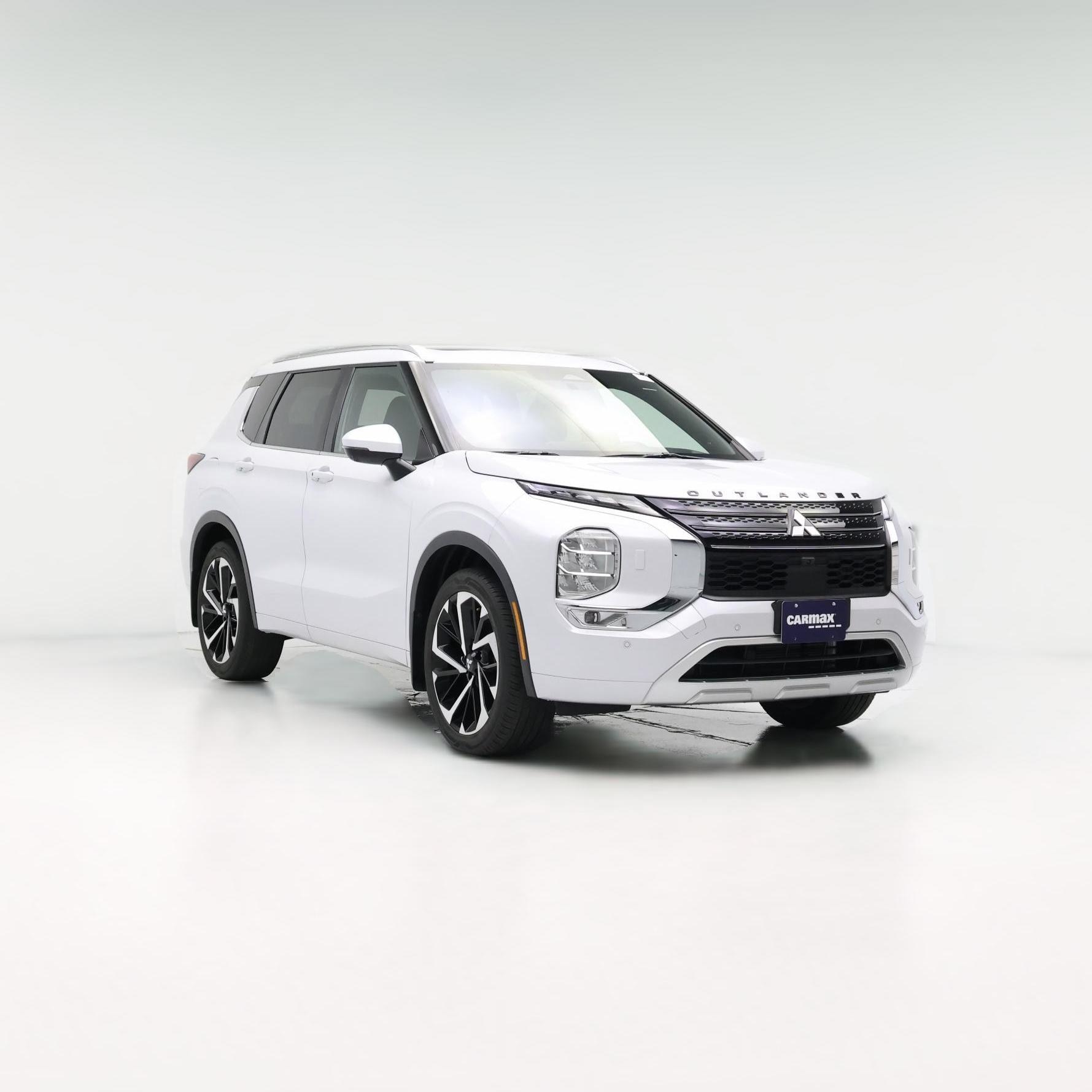 Thumbnail: 2022 Mitsubishi Outlander - 1