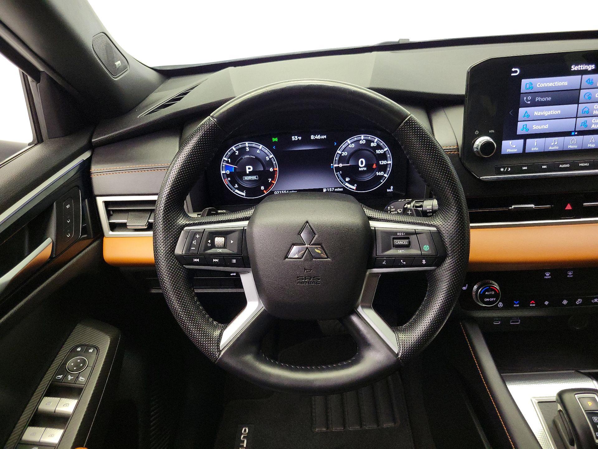 Thumbnail: 2022 Mitsubishi Outlander - 10