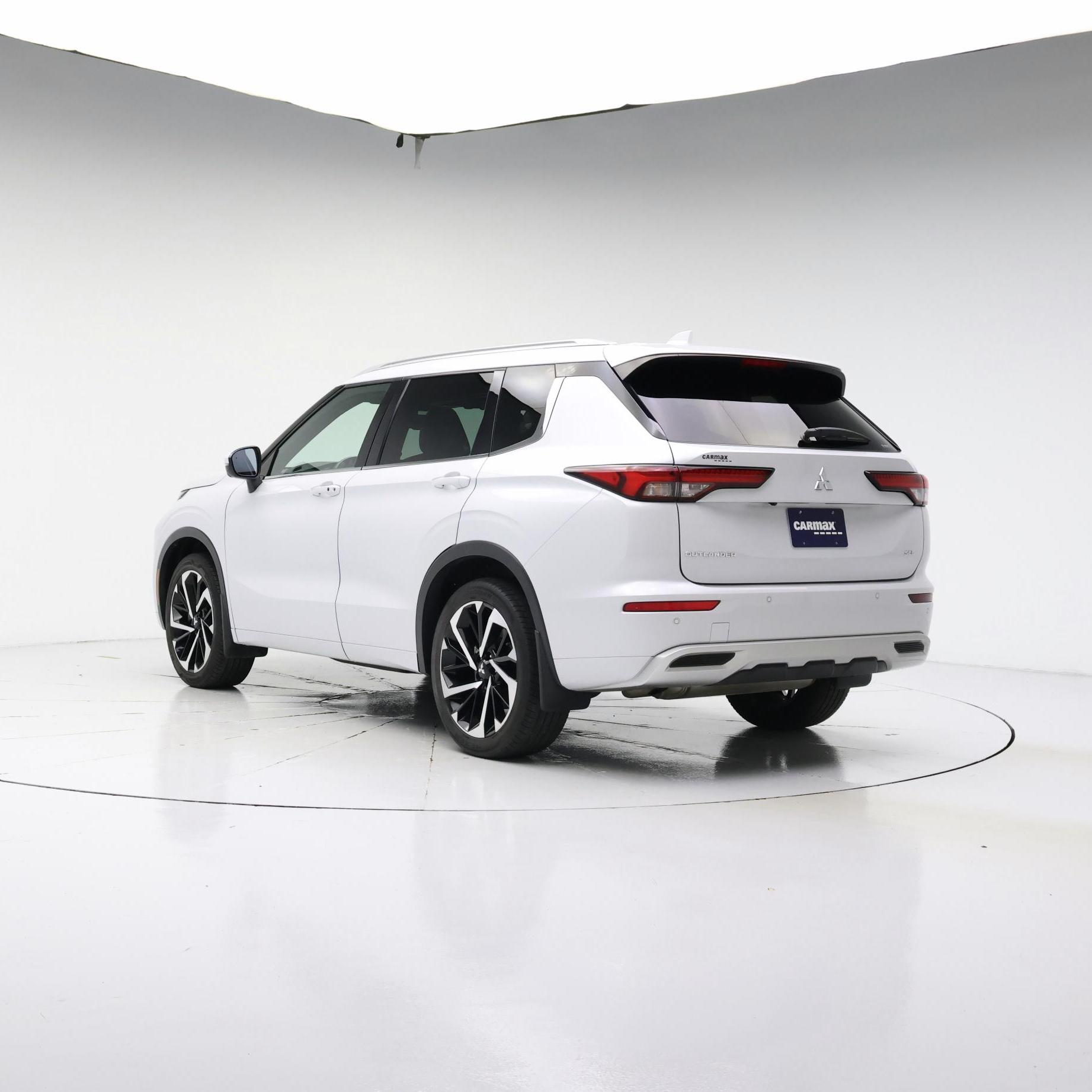 Thumbnail: 2022 Mitsubishi Outlander - 2