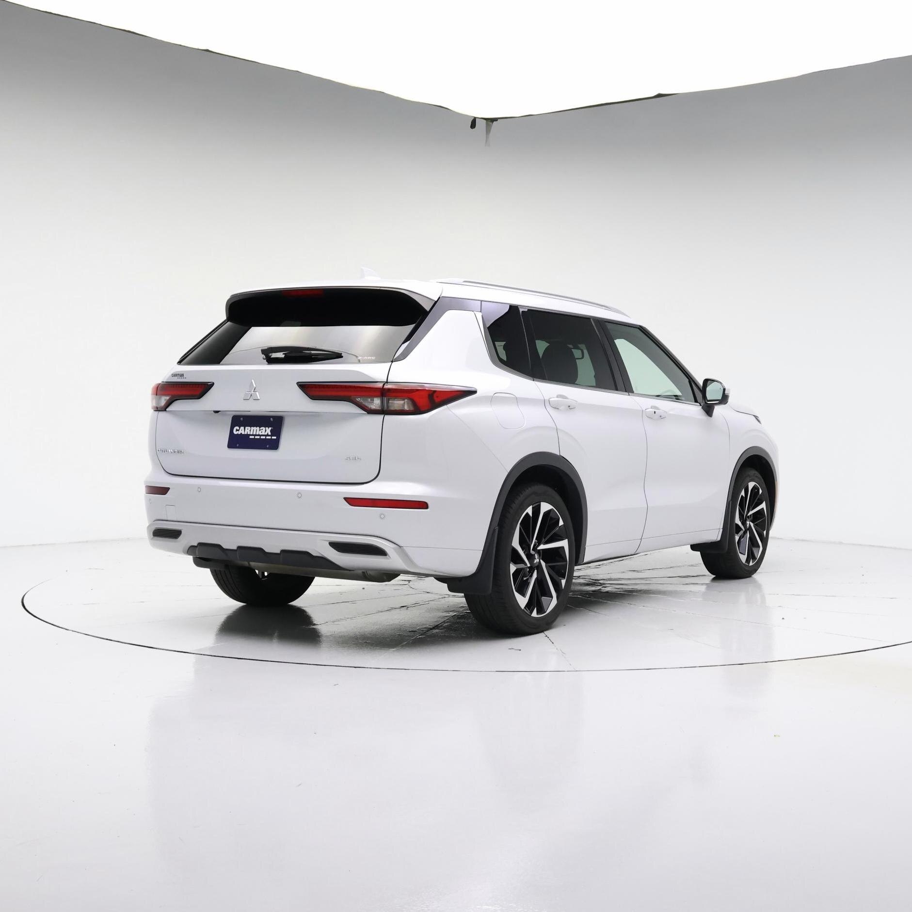 Thumbnail: 2022 Mitsubishi Outlander - 8