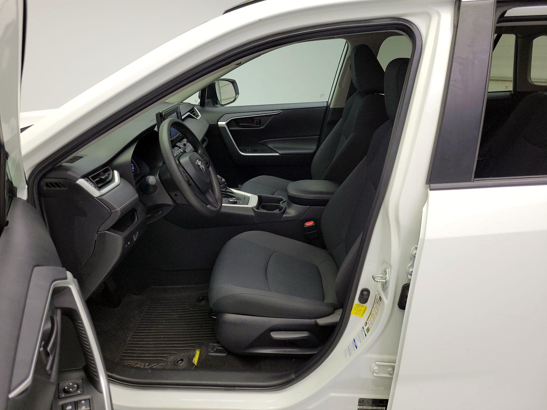 Thumbnail: 2021 Toyota RAV4 - 11