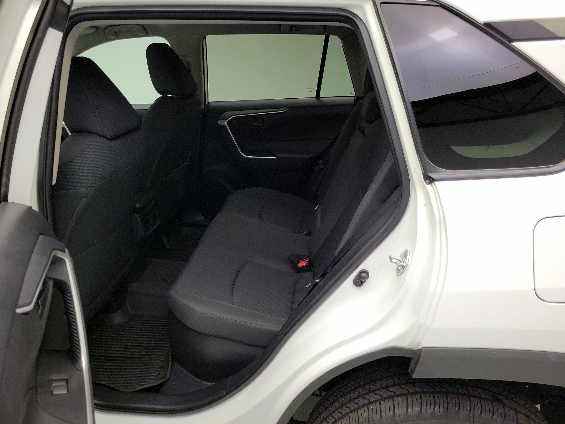 Thumbnail: 2021 Toyota RAV4 - 19