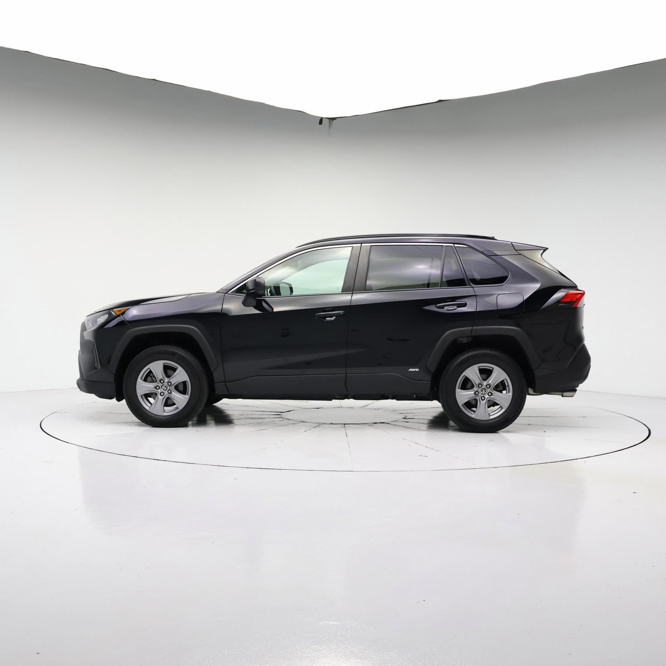 Thumbnail: 2022 Toyota RAV4 - 3