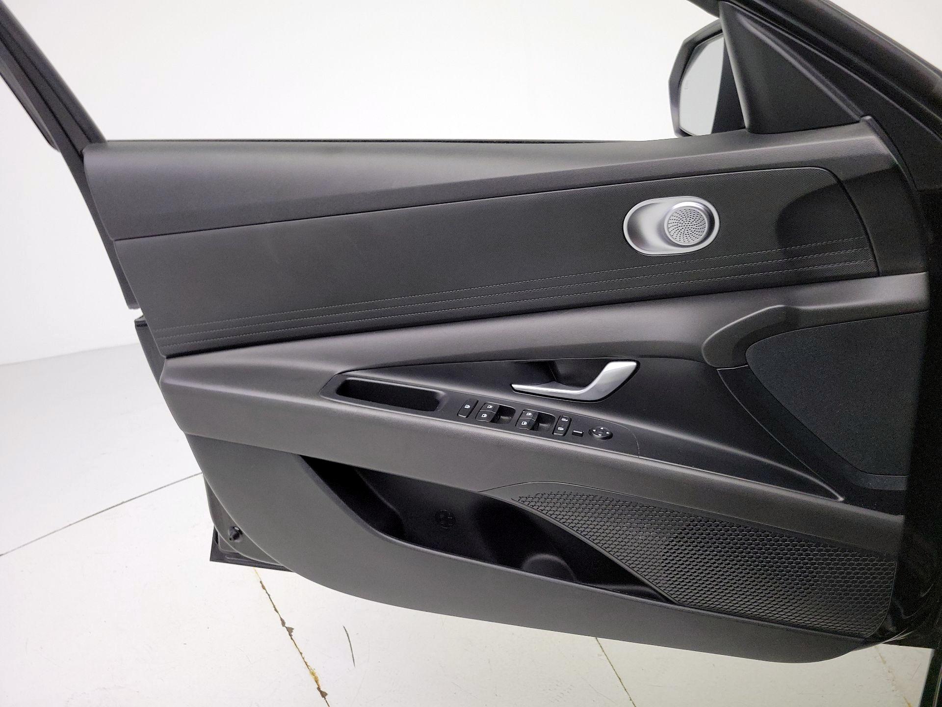 Thumbnail: 2023 Hyundai Elantra - 12