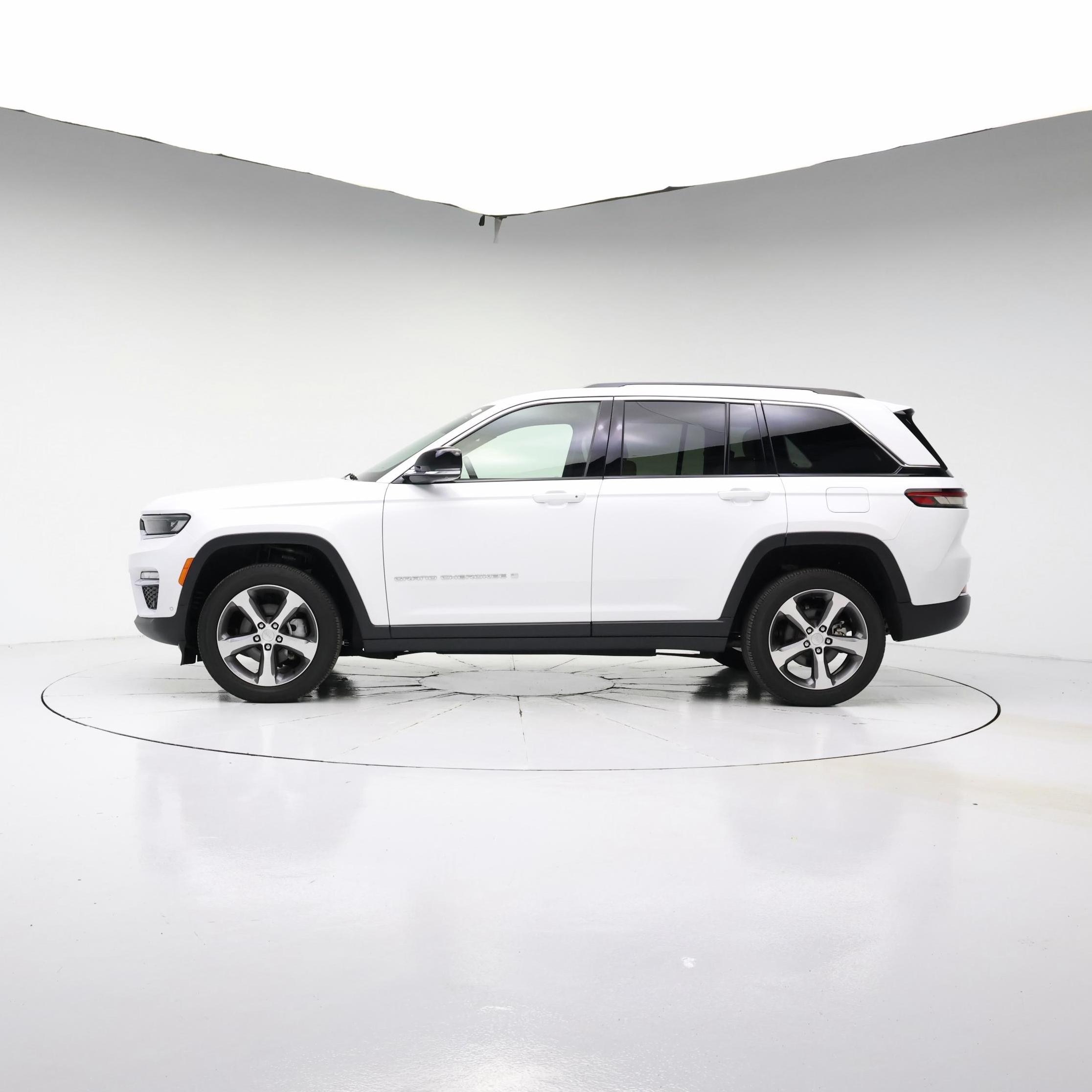 Thumbnail: 2023 Jeep Grand Cherokee - 3