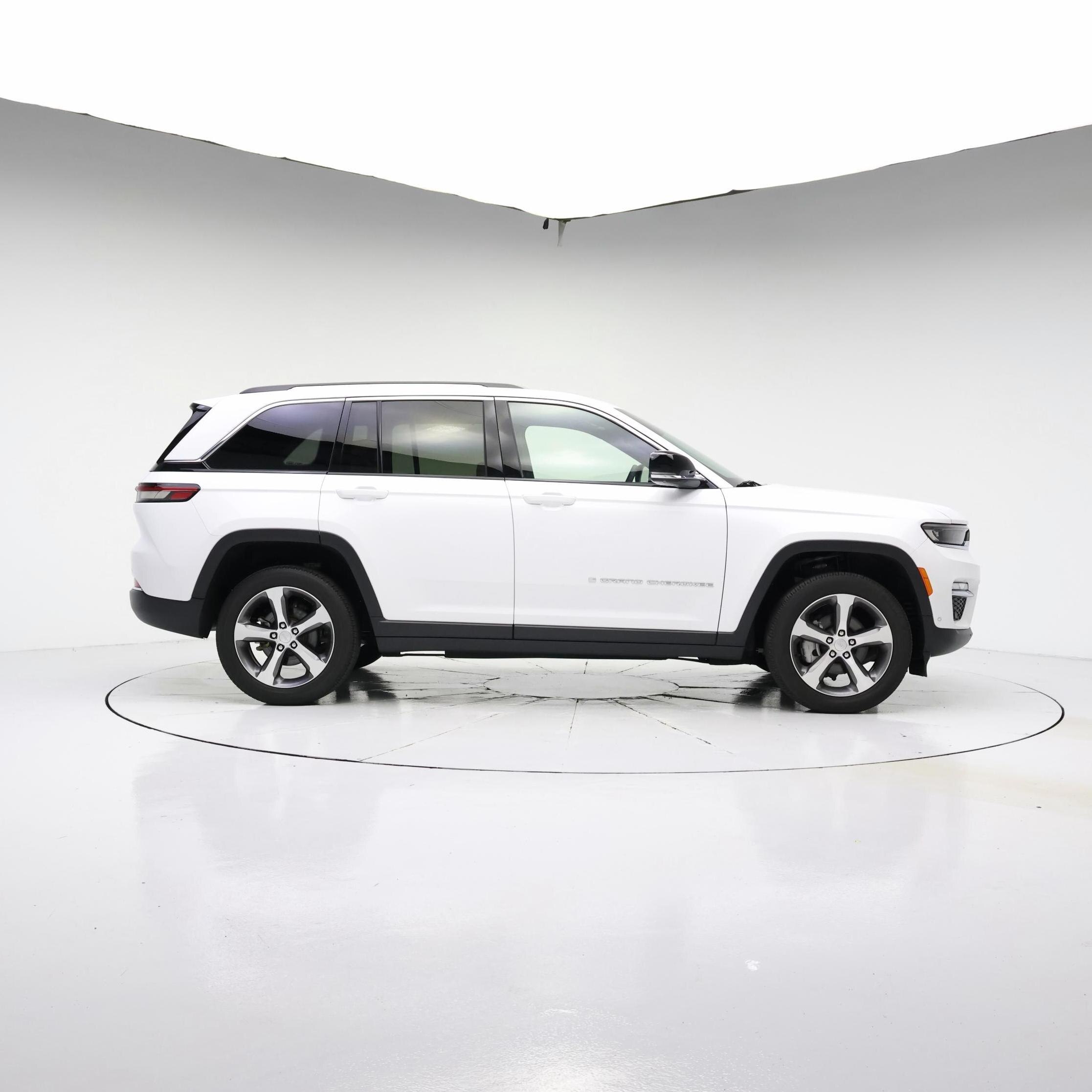 Thumbnail: 2023 Jeep Grand Cherokee - 7