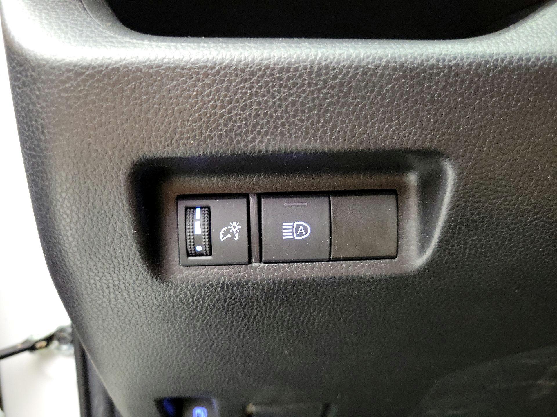 Thumbnail: 2021 Toyota RAV4 - 13