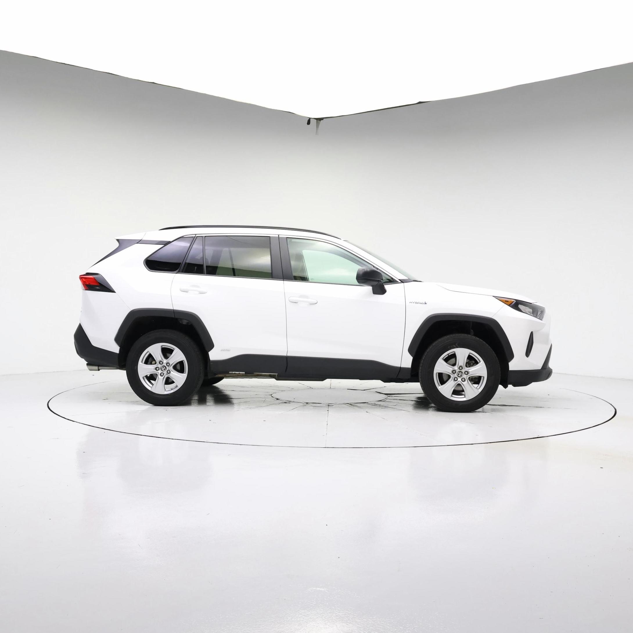 Thumbnail: 2021 Toyota RAV4 - 7
