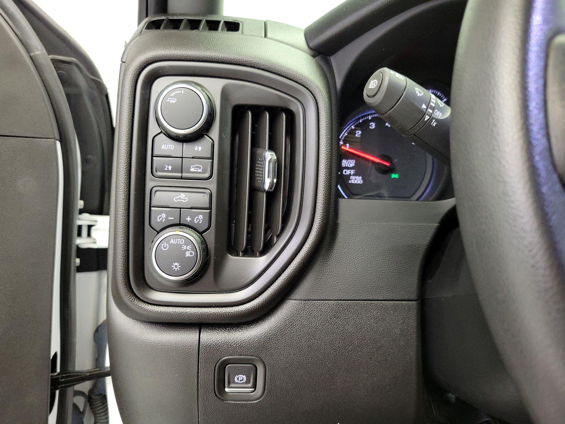 Thumbnail: 2022 Chevrolet Silverado 1500 - 13