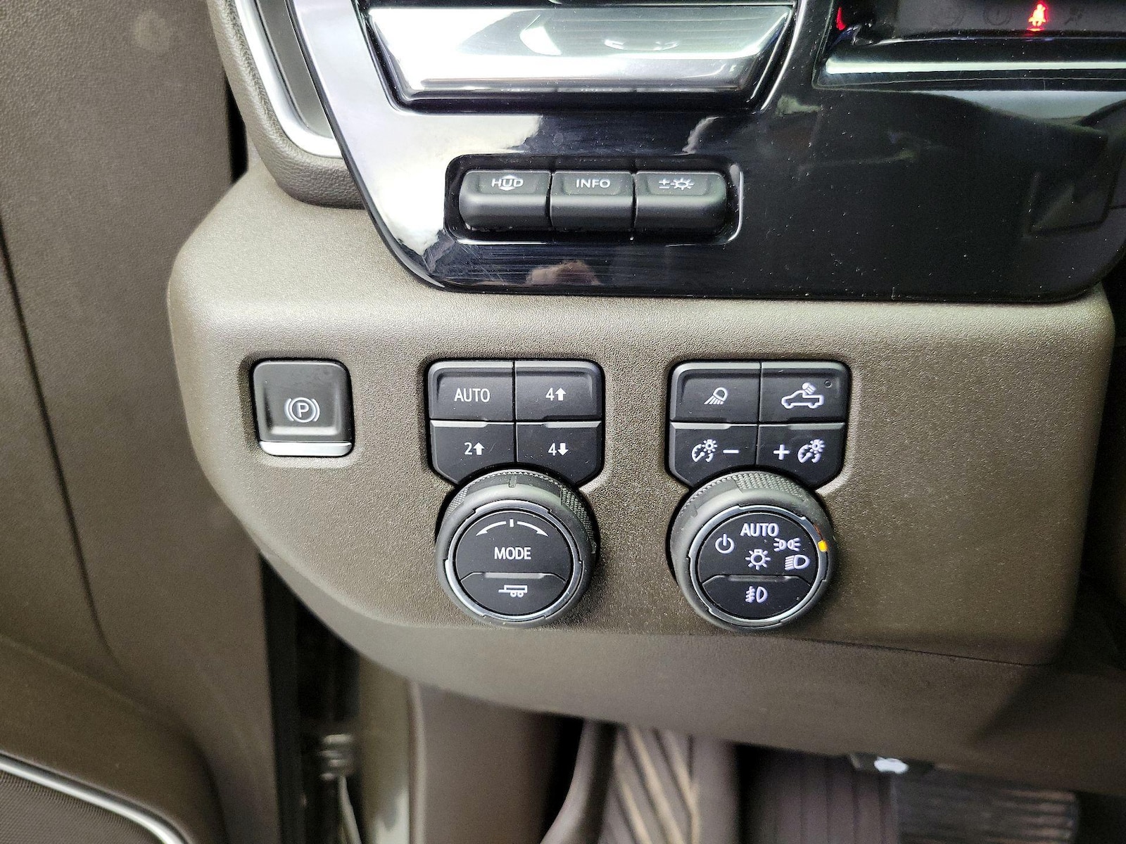 2023 Chevrolet Silverado 1500 LTZ - Photo 14