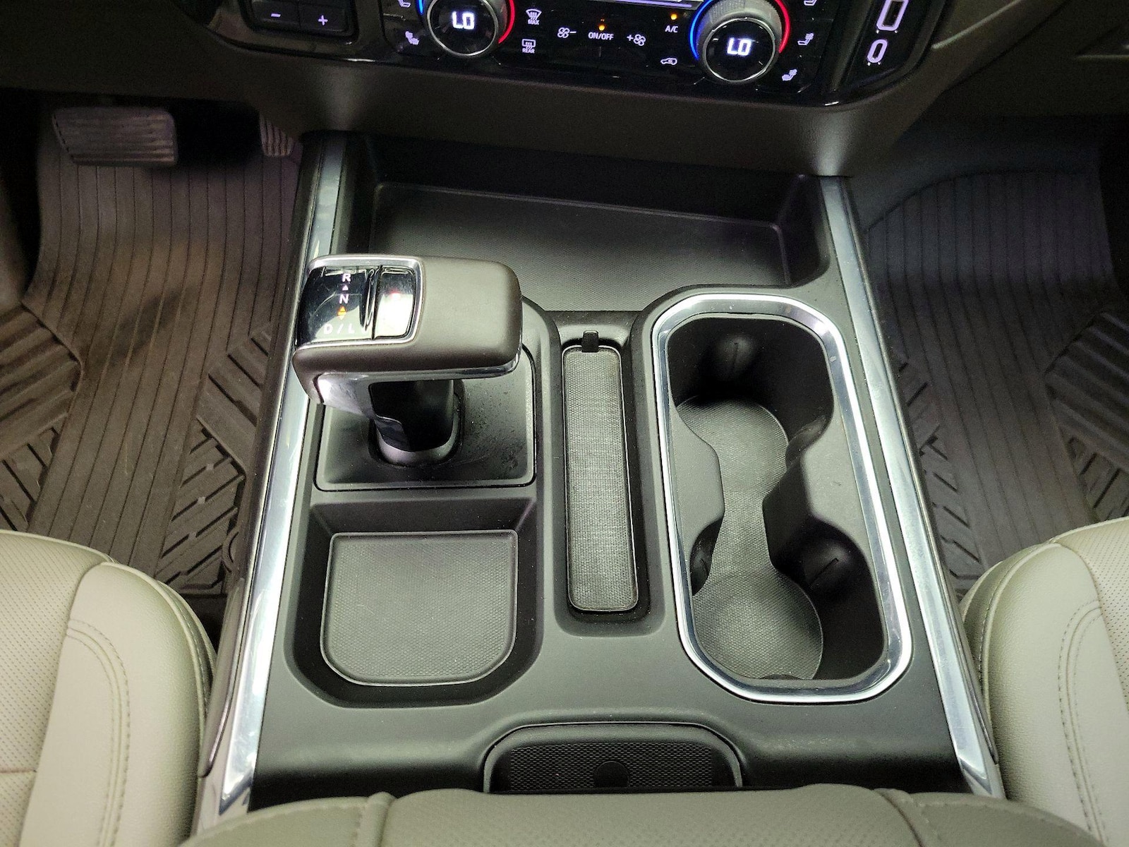 2023 Chevrolet Silverado 1500 LTZ - Photo 19