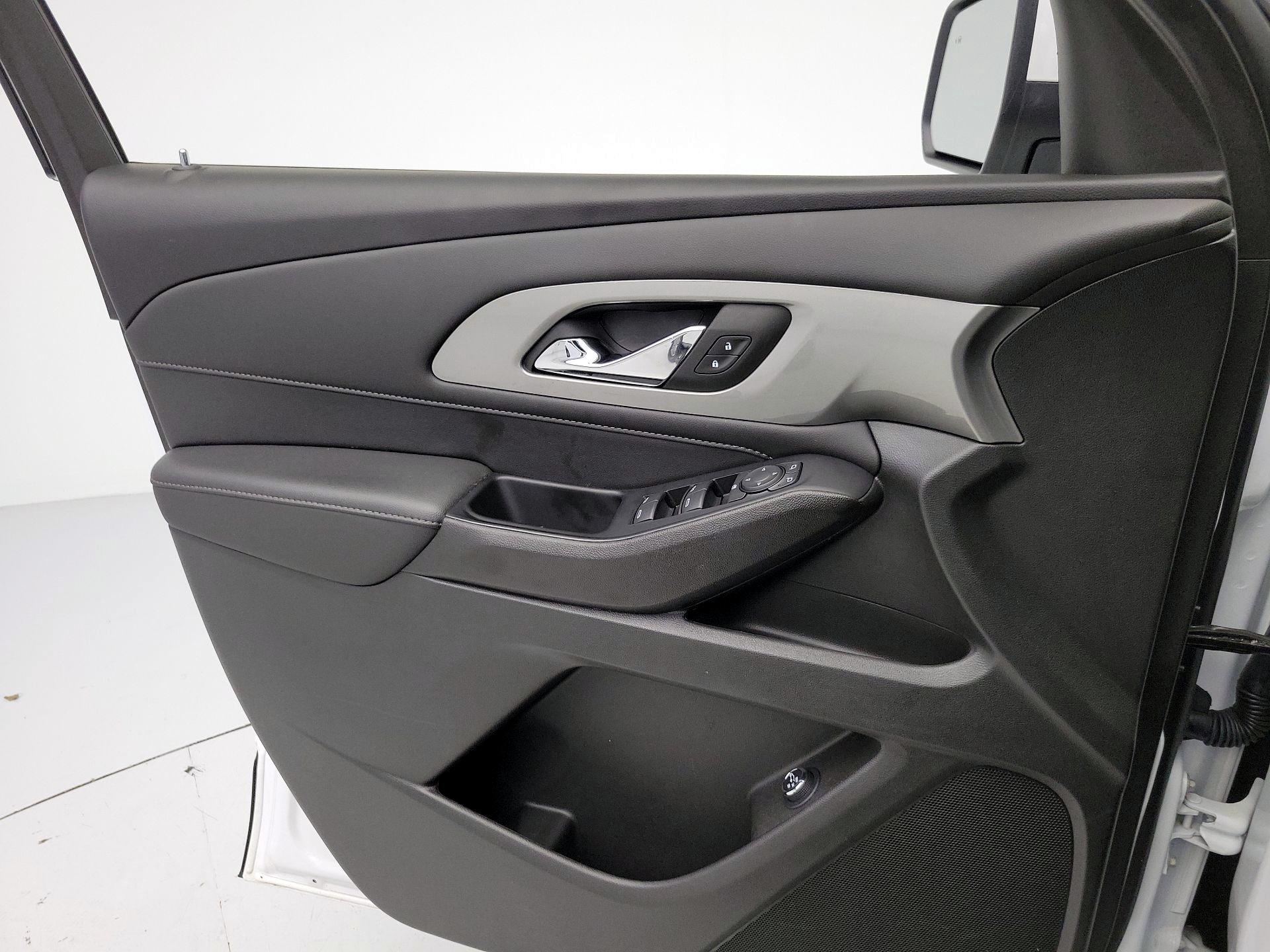 Thumbnail: 2023 Chevrolet Traverse - 12