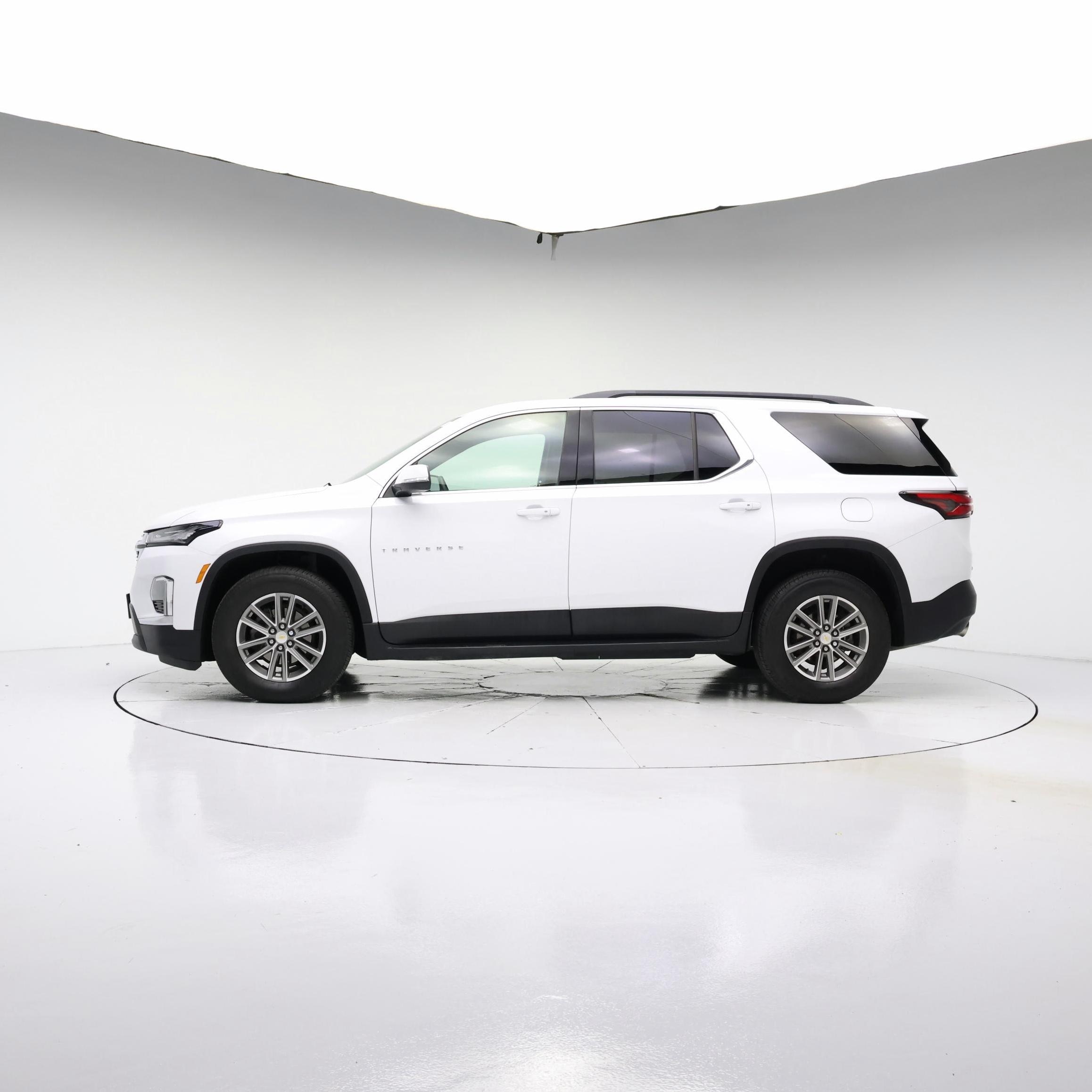 Thumbnail: 2023 Chevrolet Traverse - 3