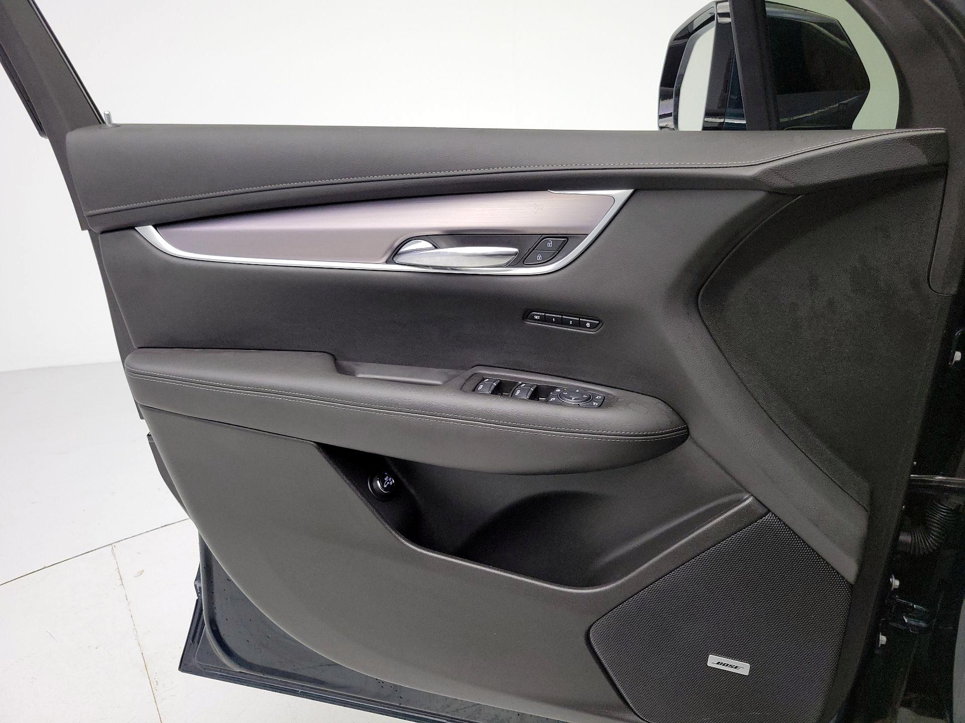 Thumbnail: 2024 Cadillac XT6 - 12
