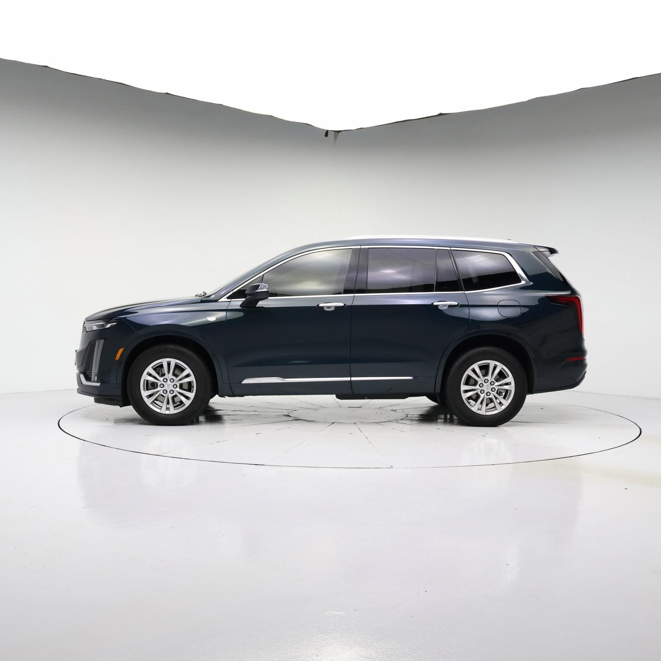 Thumbnail: 2024 Cadillac XT6 - 3