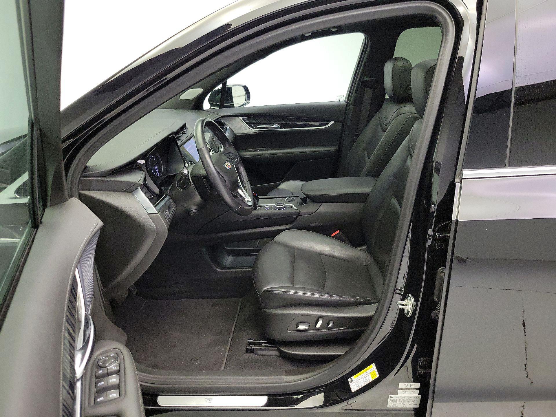 Thumbnail: 2024 Cadillac XT6 - 11