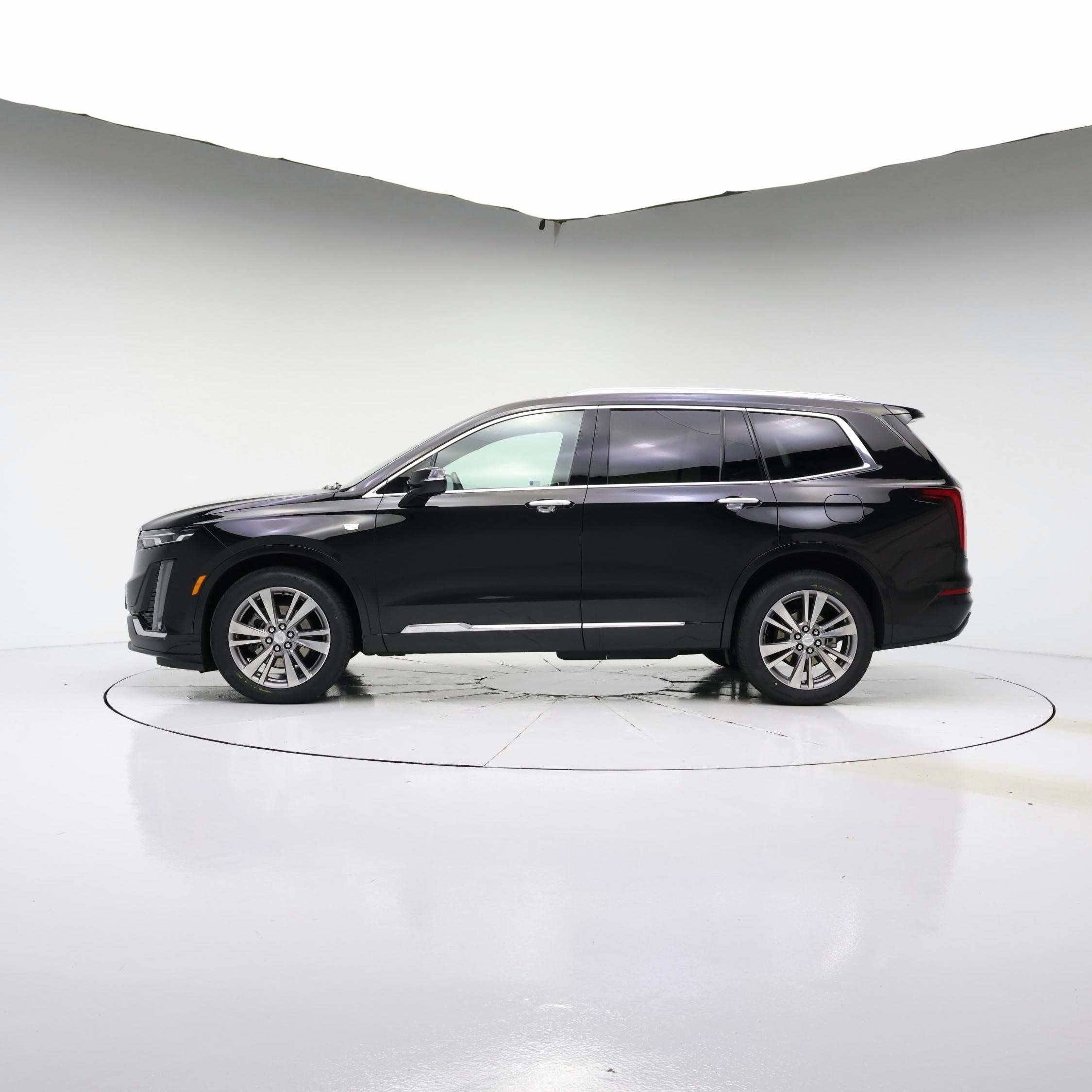 Thumbnail: 2024 Cadillac XT6 - 3