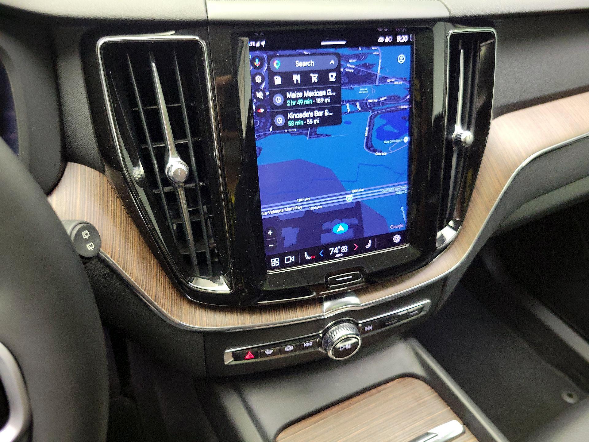 Thumbnail: 2022 Volvo XC60 - 14