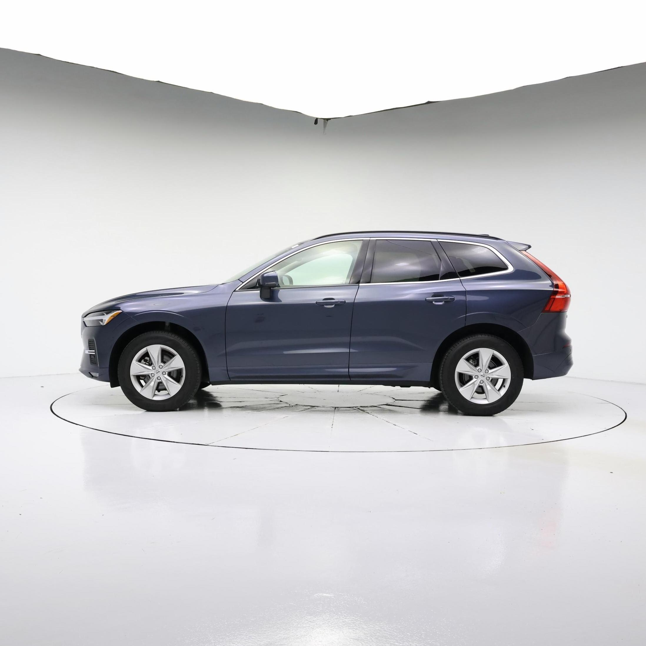 Thumbnail: 2022 Volvo XC60 - 3
