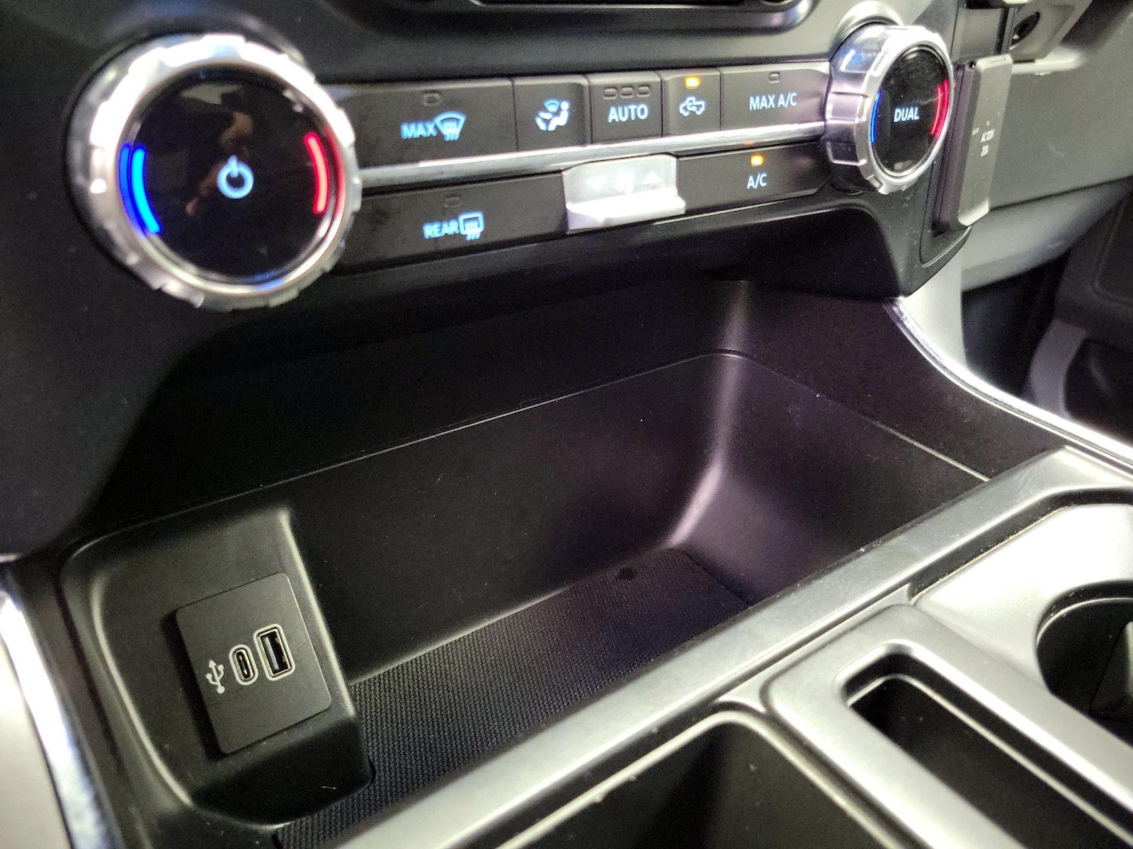 2025 Ford F-150 XLT - Photo 17