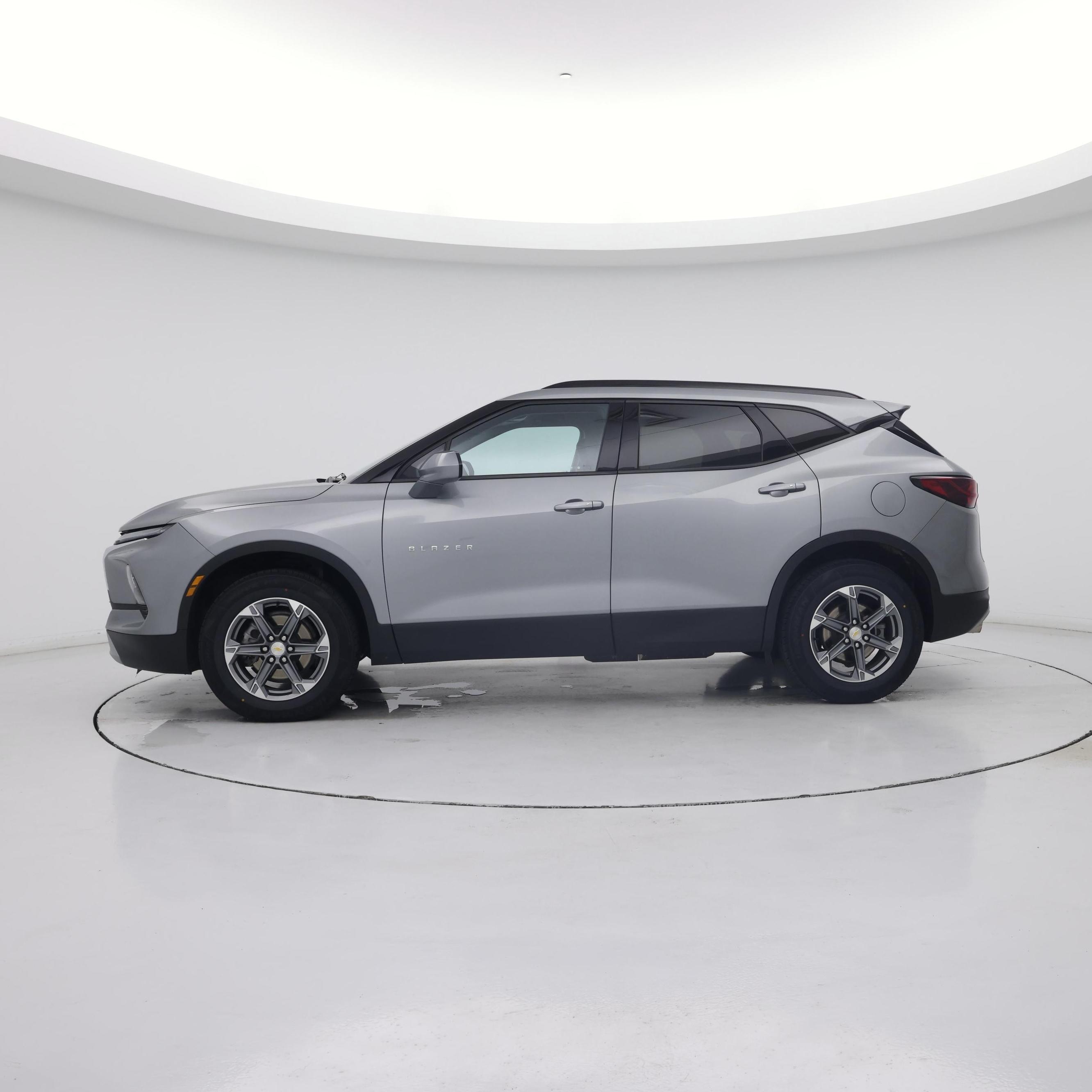 Thumbnail: 2023 Chevrolet Blazer - 3