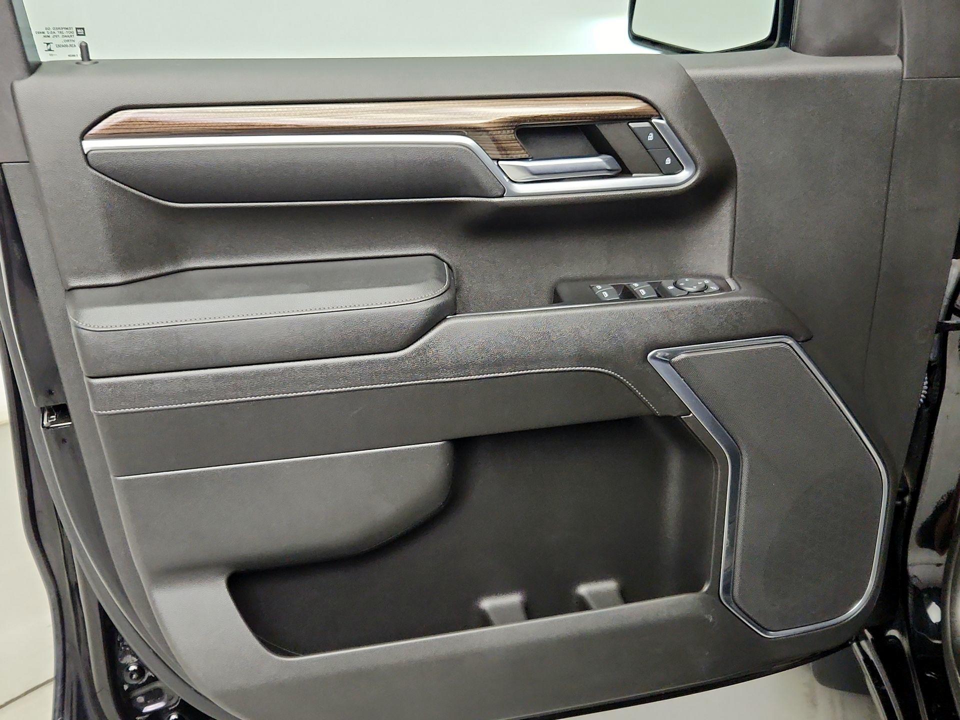 Thumbnail: 2023 Chevrolet Silverado 1500 - 12