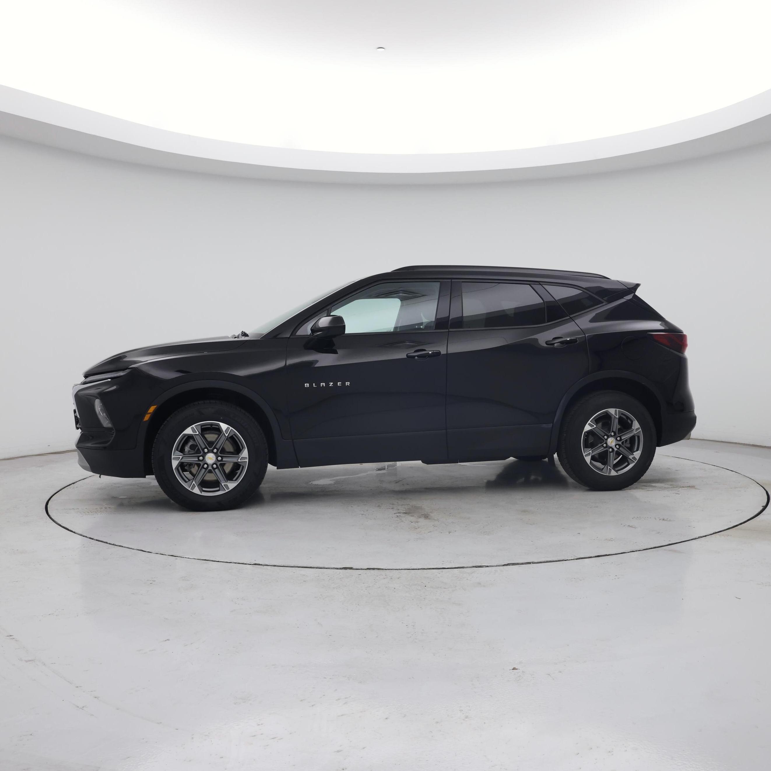 Thumbnail: 2023 Chevrolet Blazer - 3